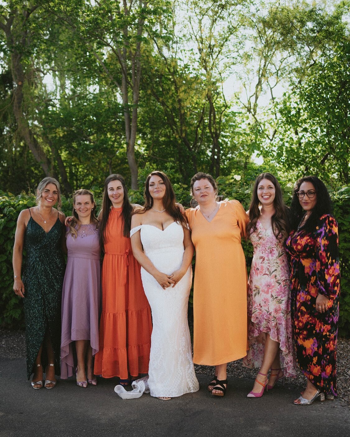 I&rsquo;m sorry but I can&rsquo;t get enough of them!!😍 

Mai and her best friends 🤩. Stunning!

#bridemaids #bridemaidsdresses #bryllupsfotograf #fynbryllupsfotograf #odensebryllupsfotograf #copenhagenbryllup #bryllupdenmark #weddingphotographer #