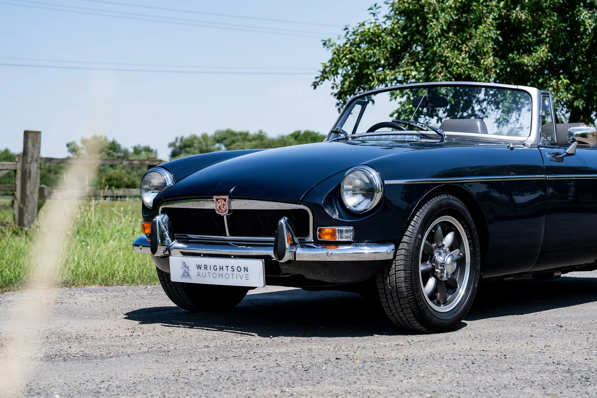 MG_Roadster_exterior-13.jpg