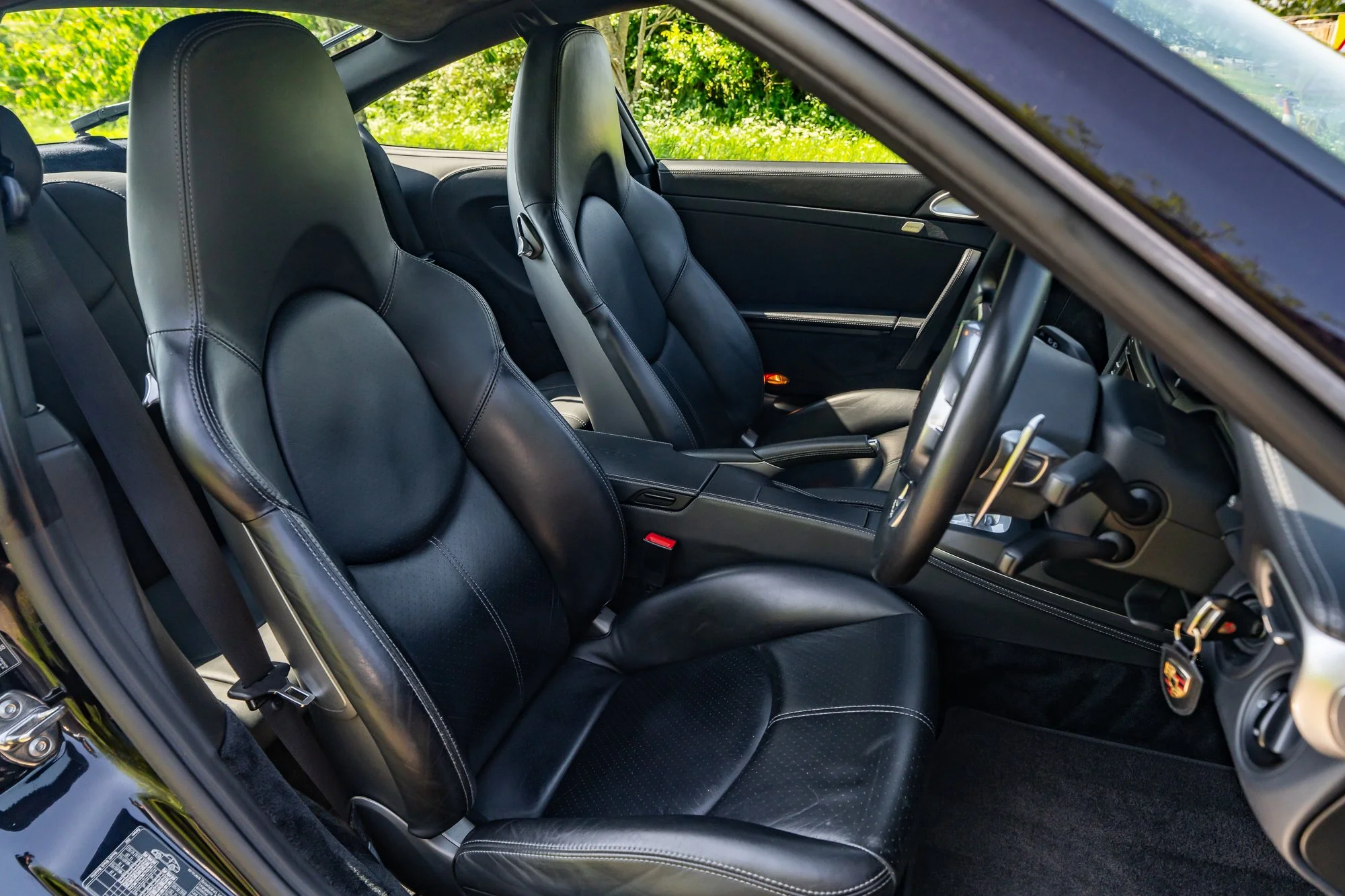 Porsche_911_Turbo S_interior-4.jpg