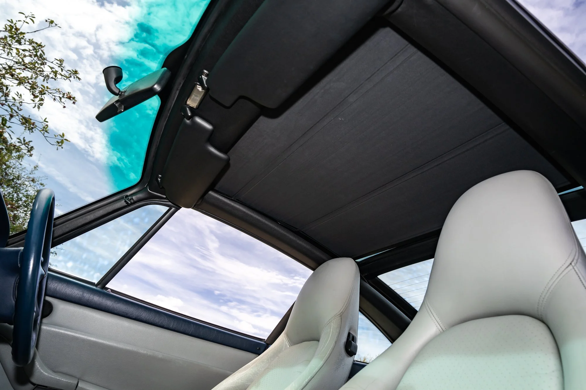 Porsche_993_Targa_interior-24.jpg