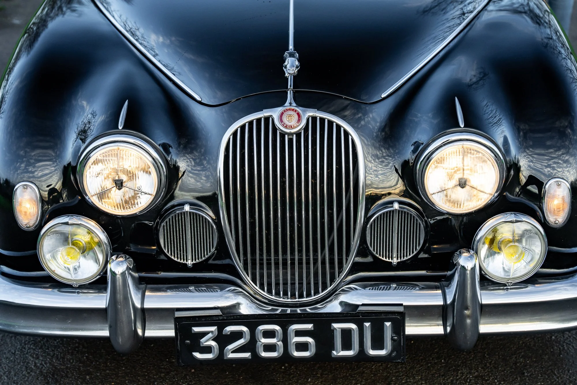 Jaguar_Mk2_4.3_exterior-2.jpg
