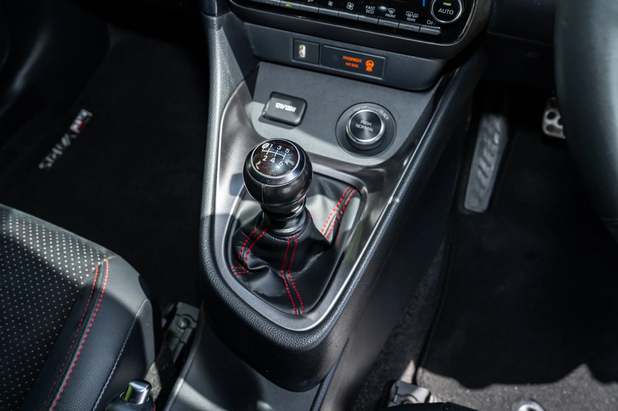 Toyota_Yaris_GR_Four_interior-9.jpg