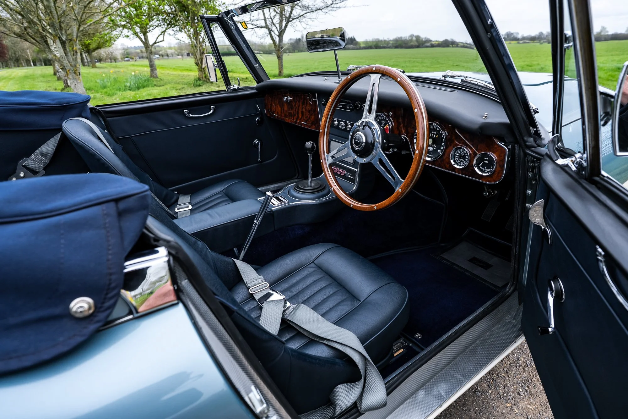 Austin Healey 3000_interior-32.jpg