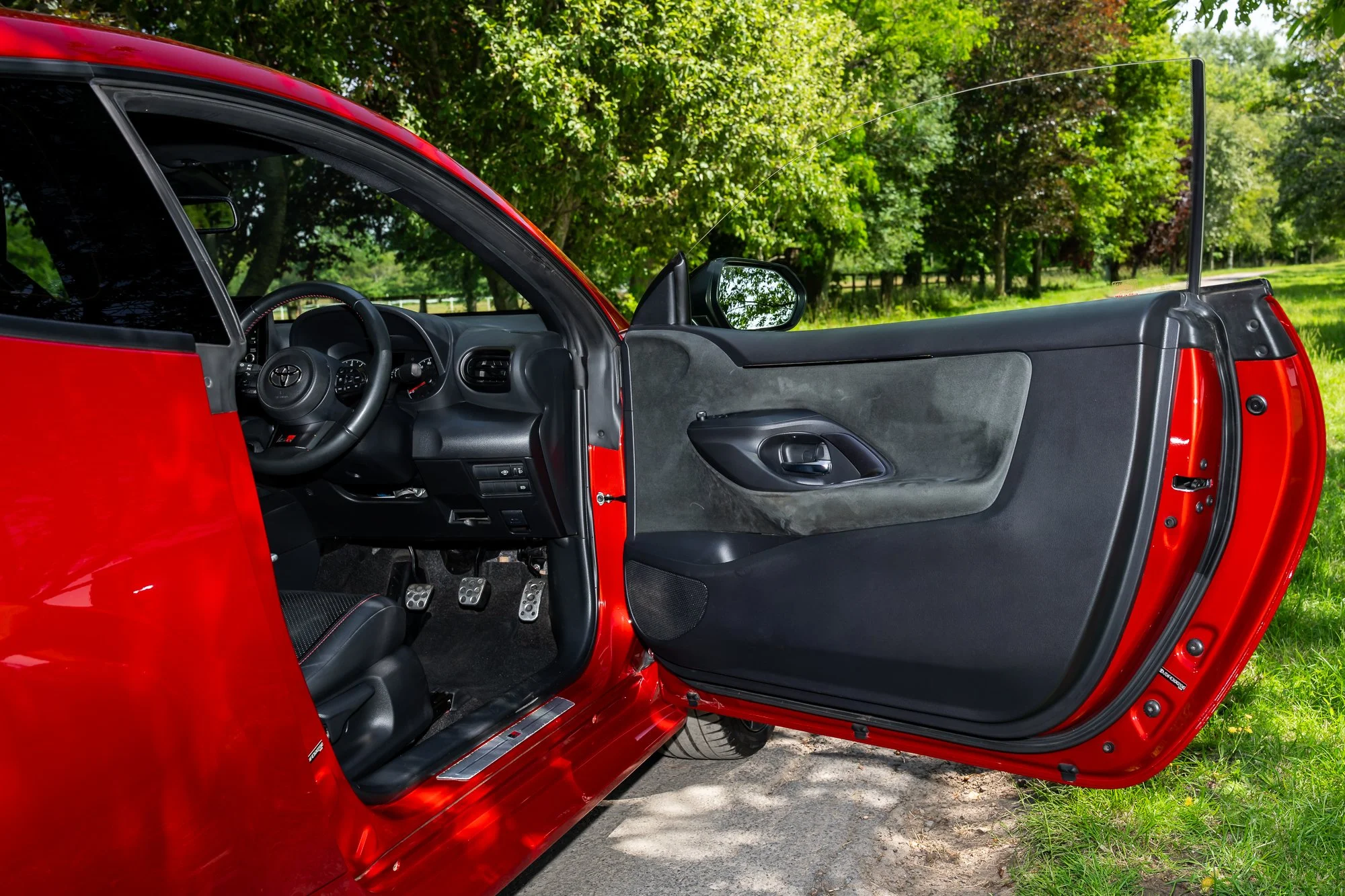 Toyota_Yaris_GR_Four_interior-3.jpg