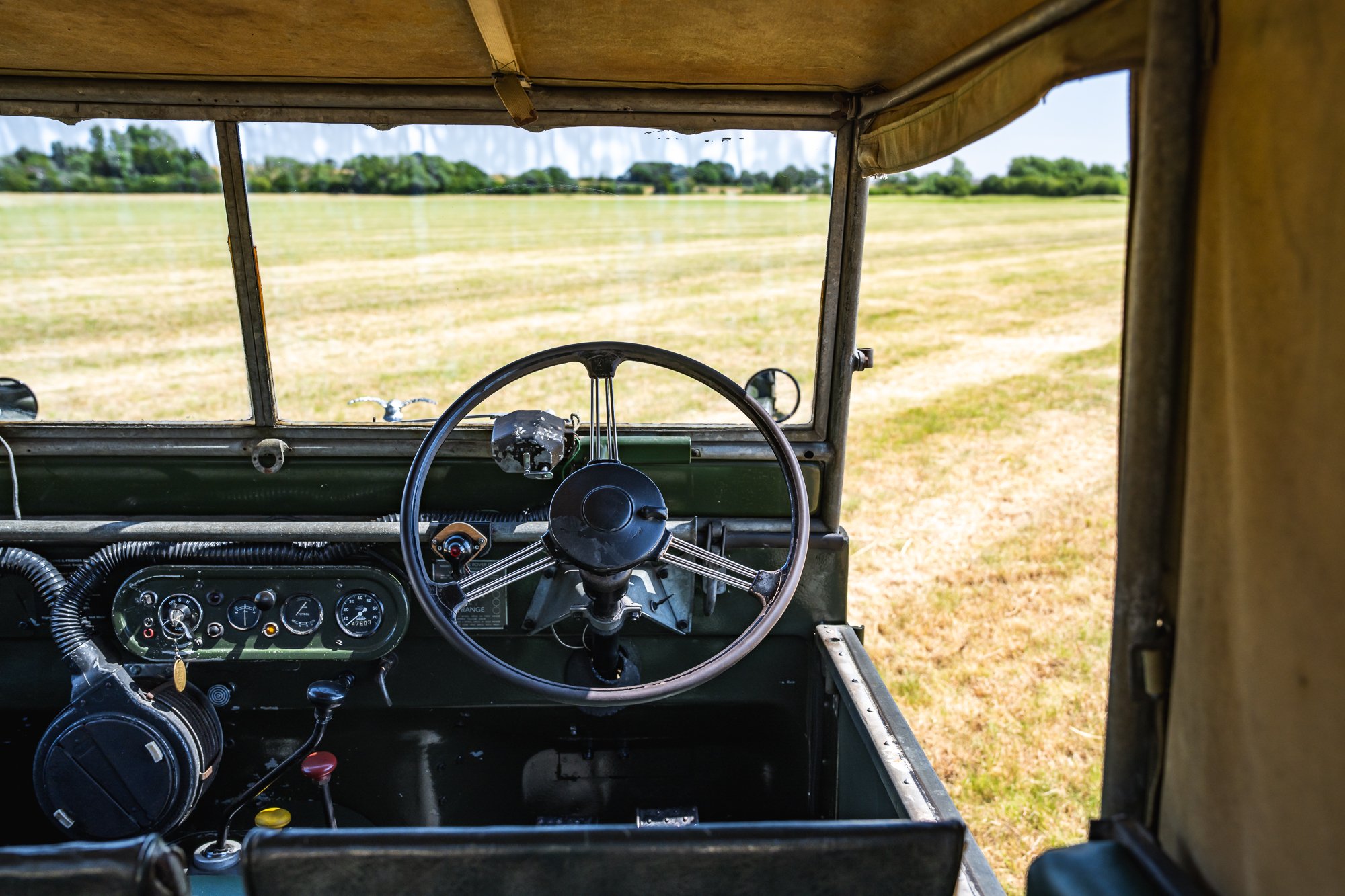 LandRover_Series1_interior-28.jpg