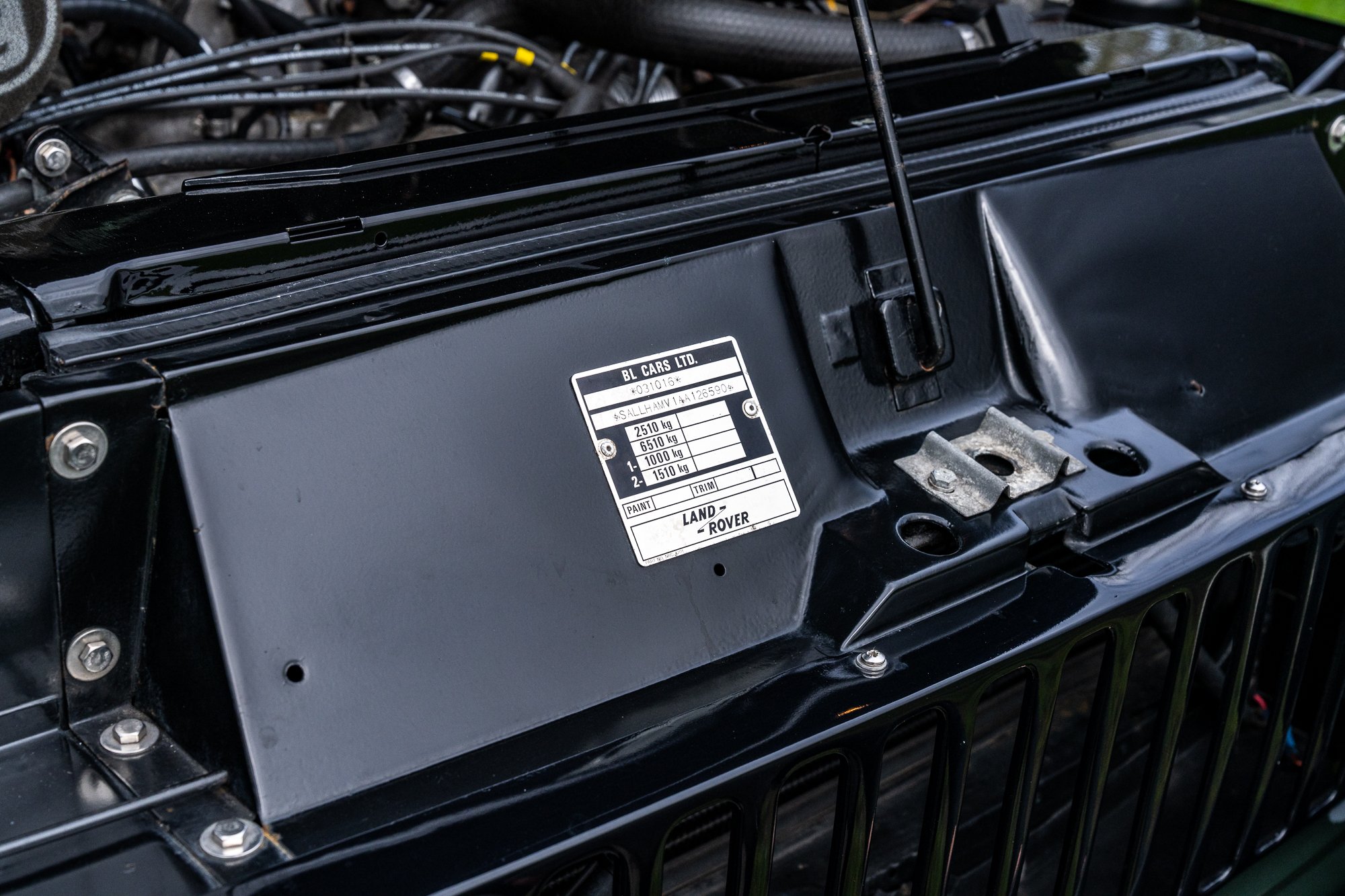 Range Rover V8_engine-3.jpg