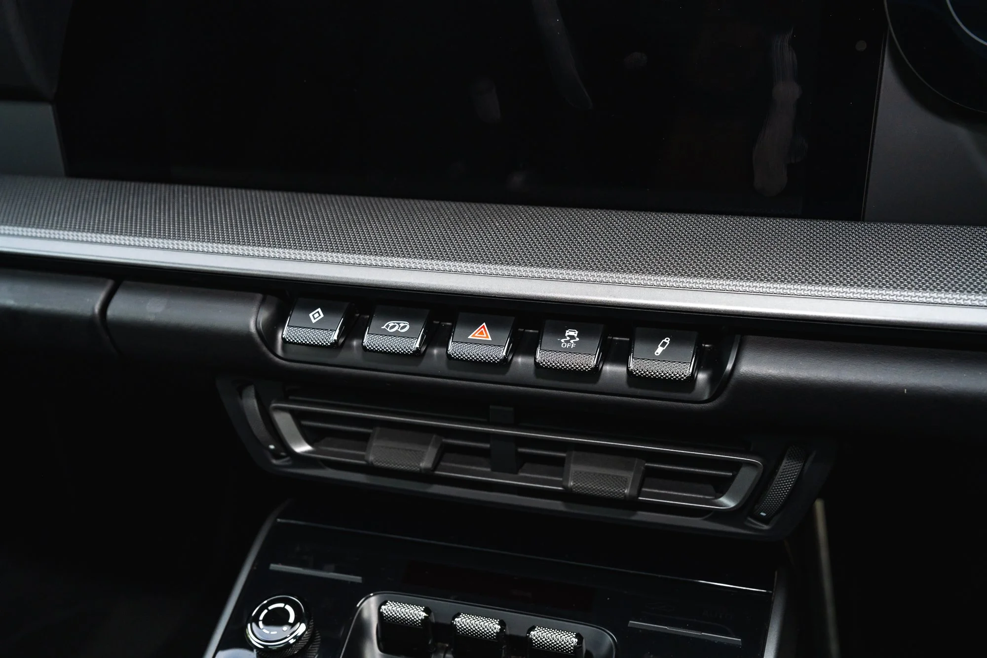 Porsche_911_Carrera_4_interior-30.jpg