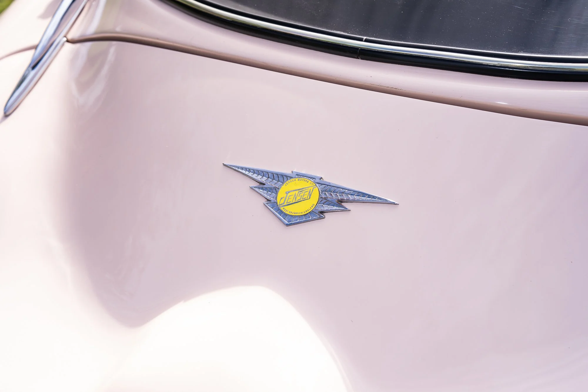 Jensen_541R_exterior-2.jpg