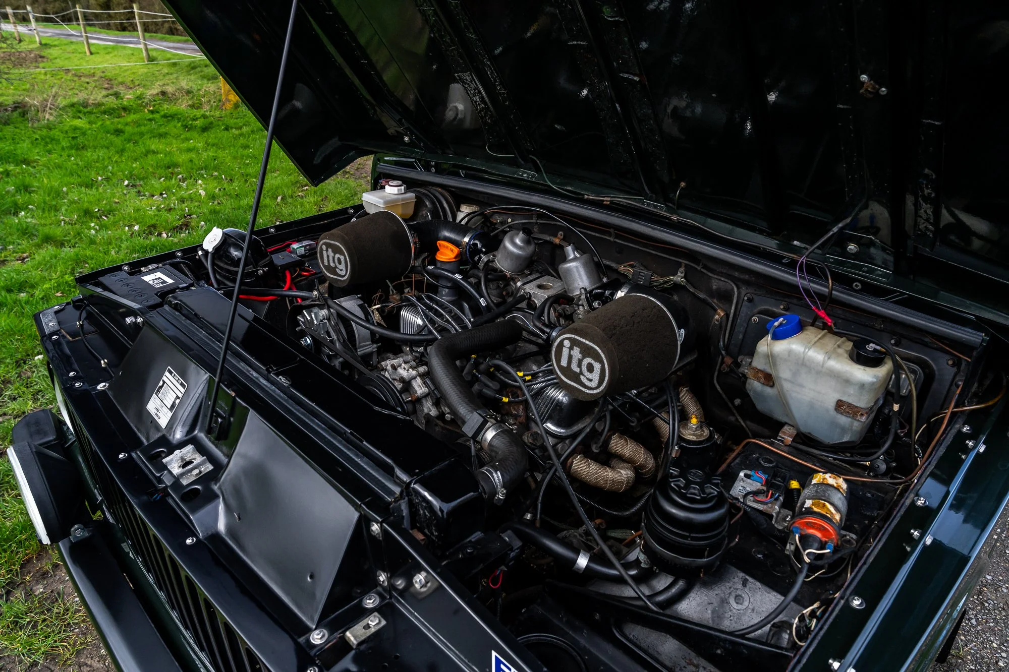 Range Rover V8_engine-1.jpg
