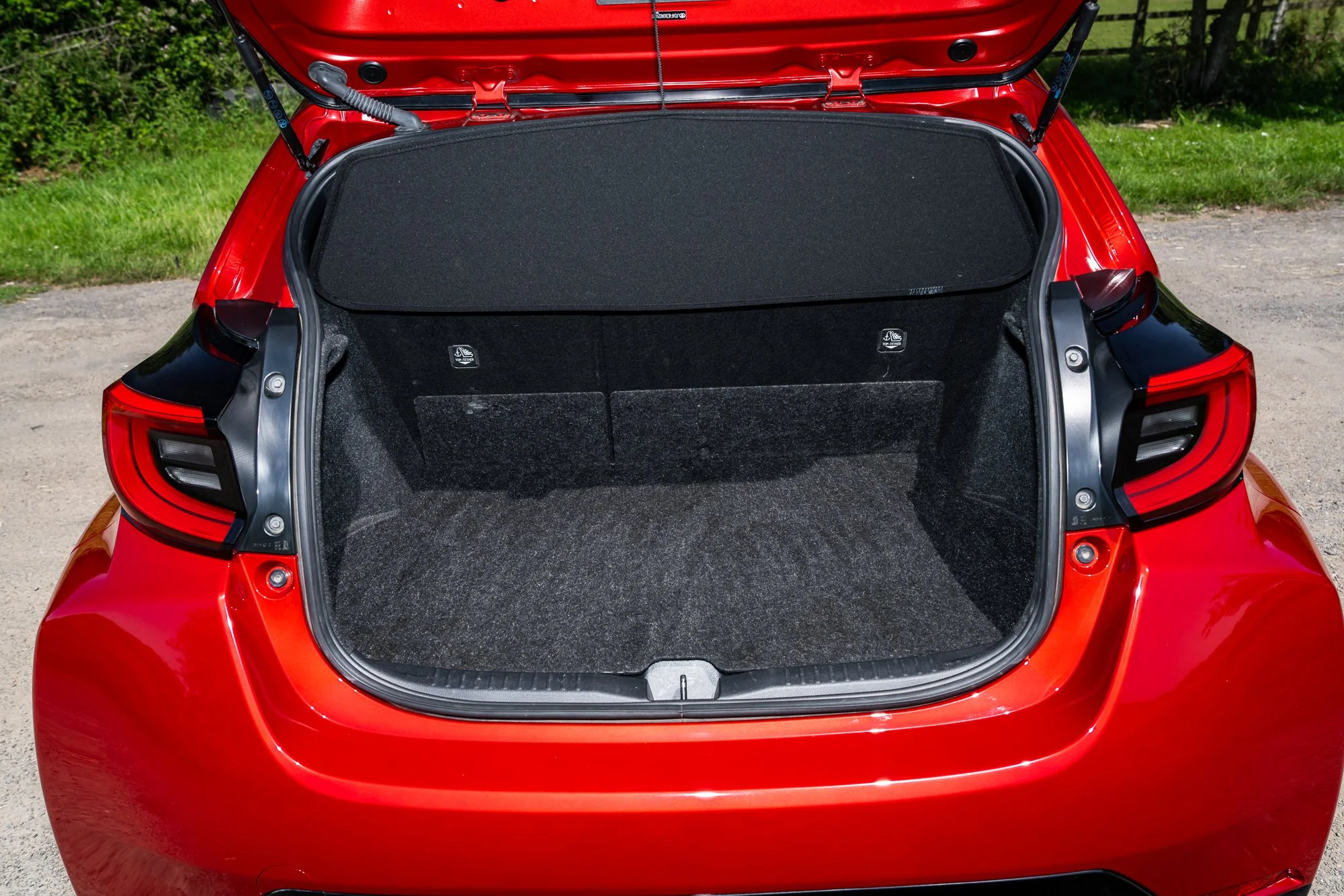 Toyota_Yaris_GR_Four_interior-28.jpg