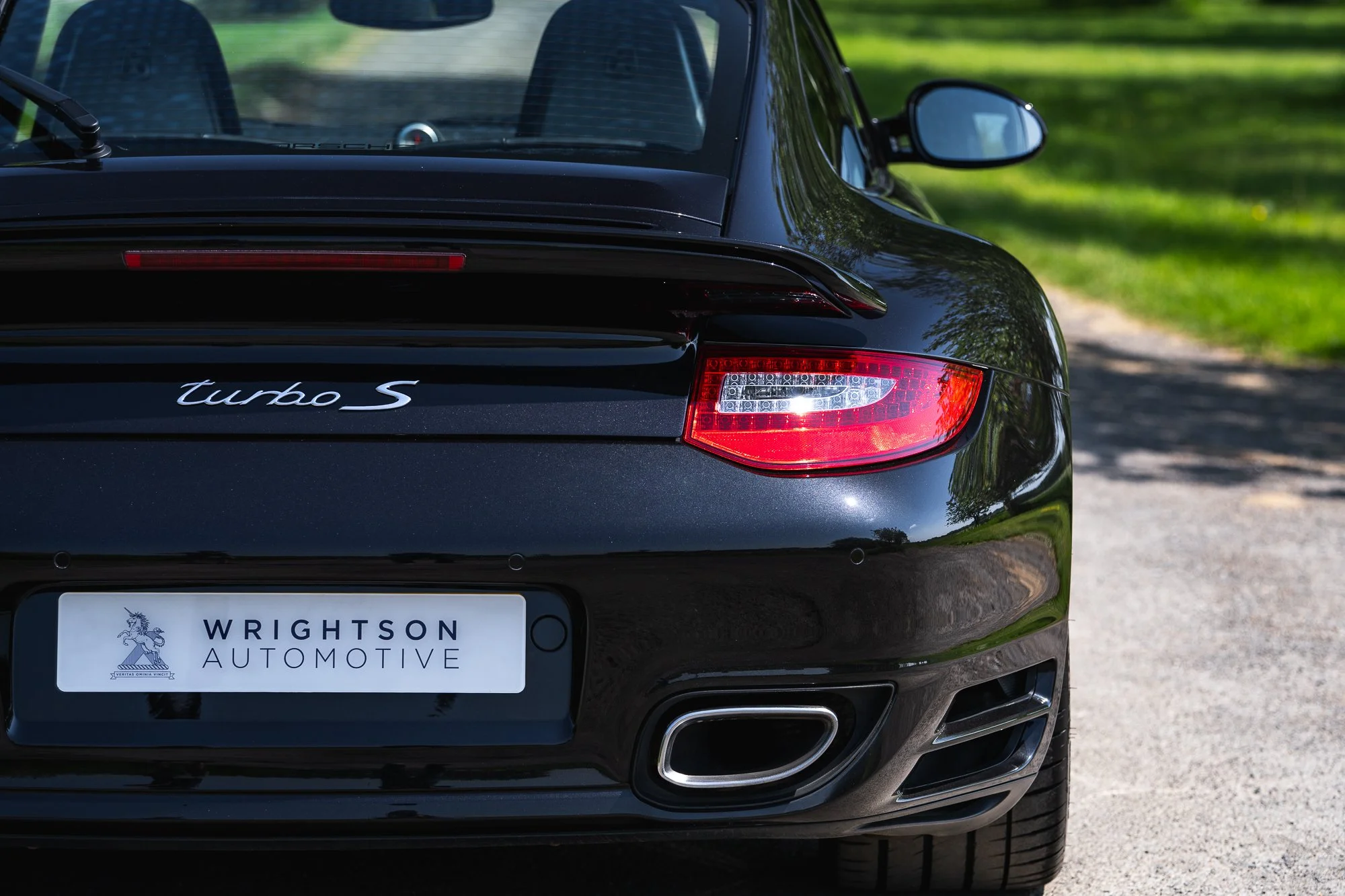 Porsche_911_Turbo S_exterior-16.jpg