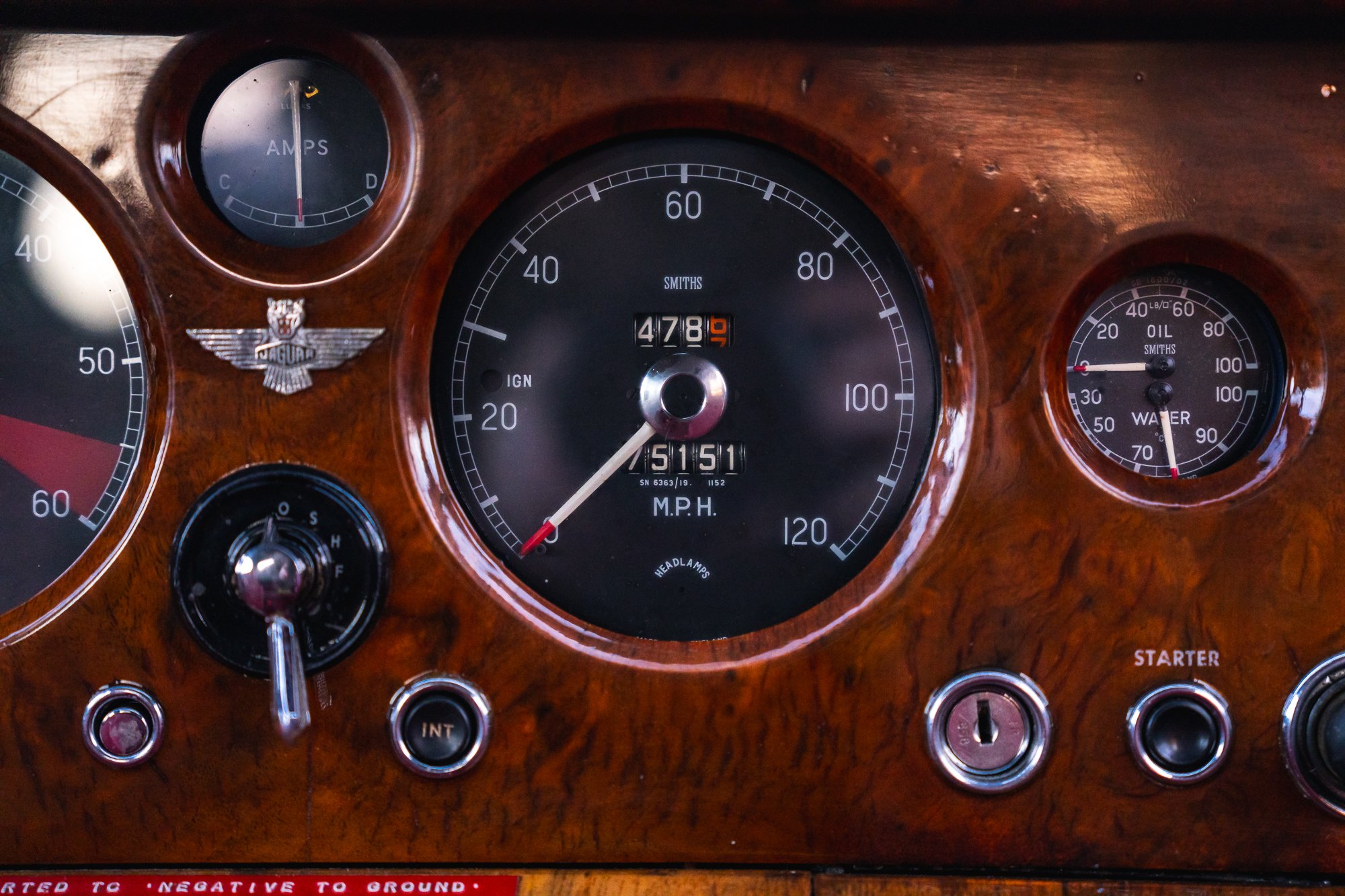 Jaguar_Mk2_4.3_interior-23.jpg