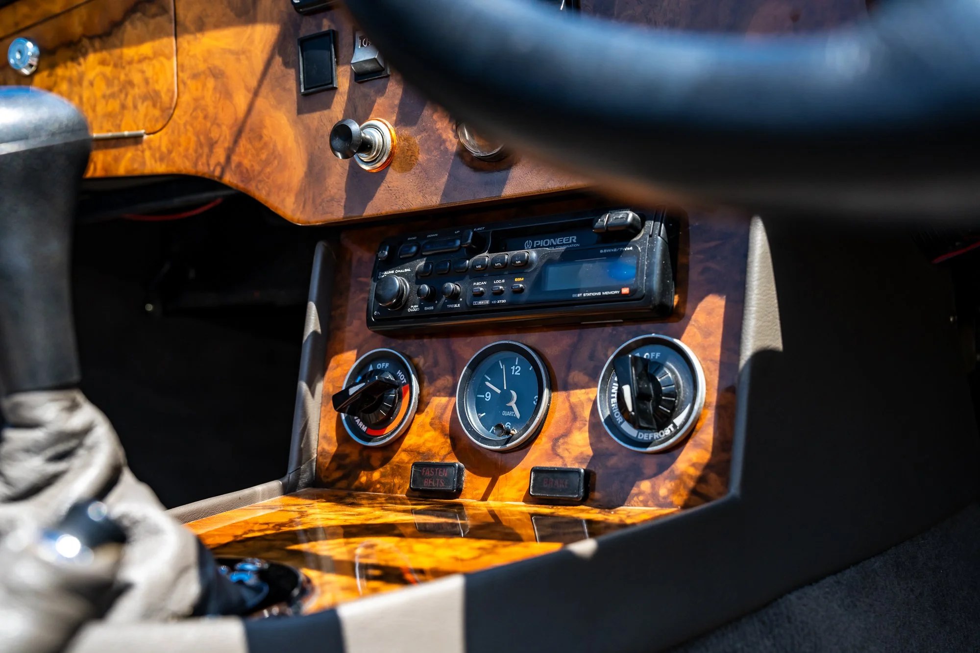 MG_Roadster_interior-15.jpg