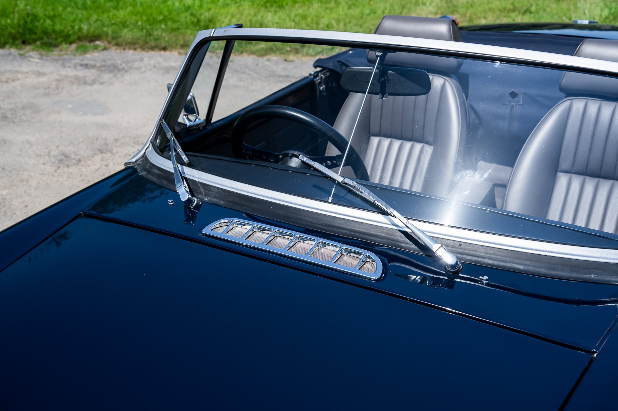 MG_Roadster_exterior-11.jpg