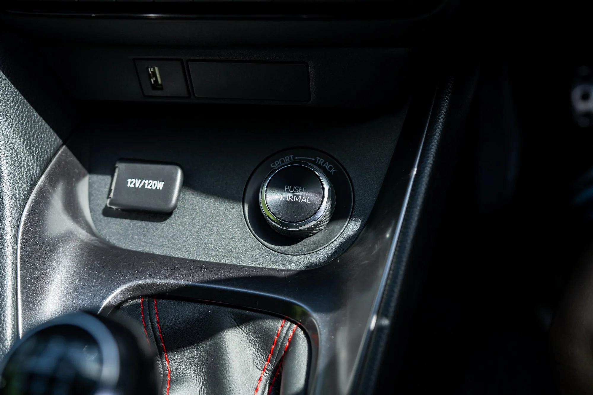 Toyota_Yaris_GR_Four_interior-27.jpg