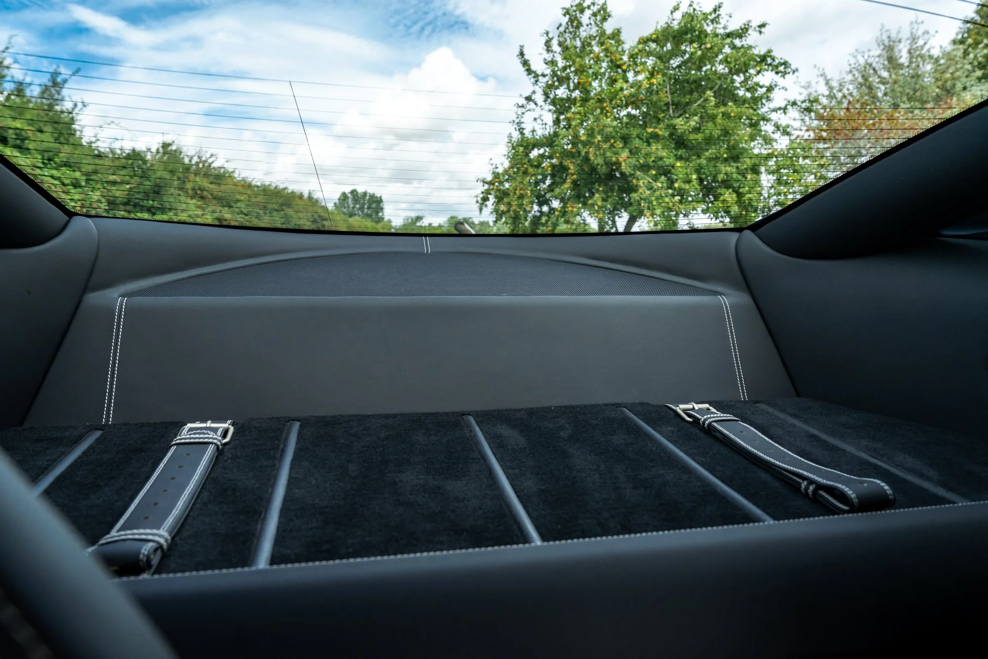 Ferrari_599_GTB_interior-38.jpg