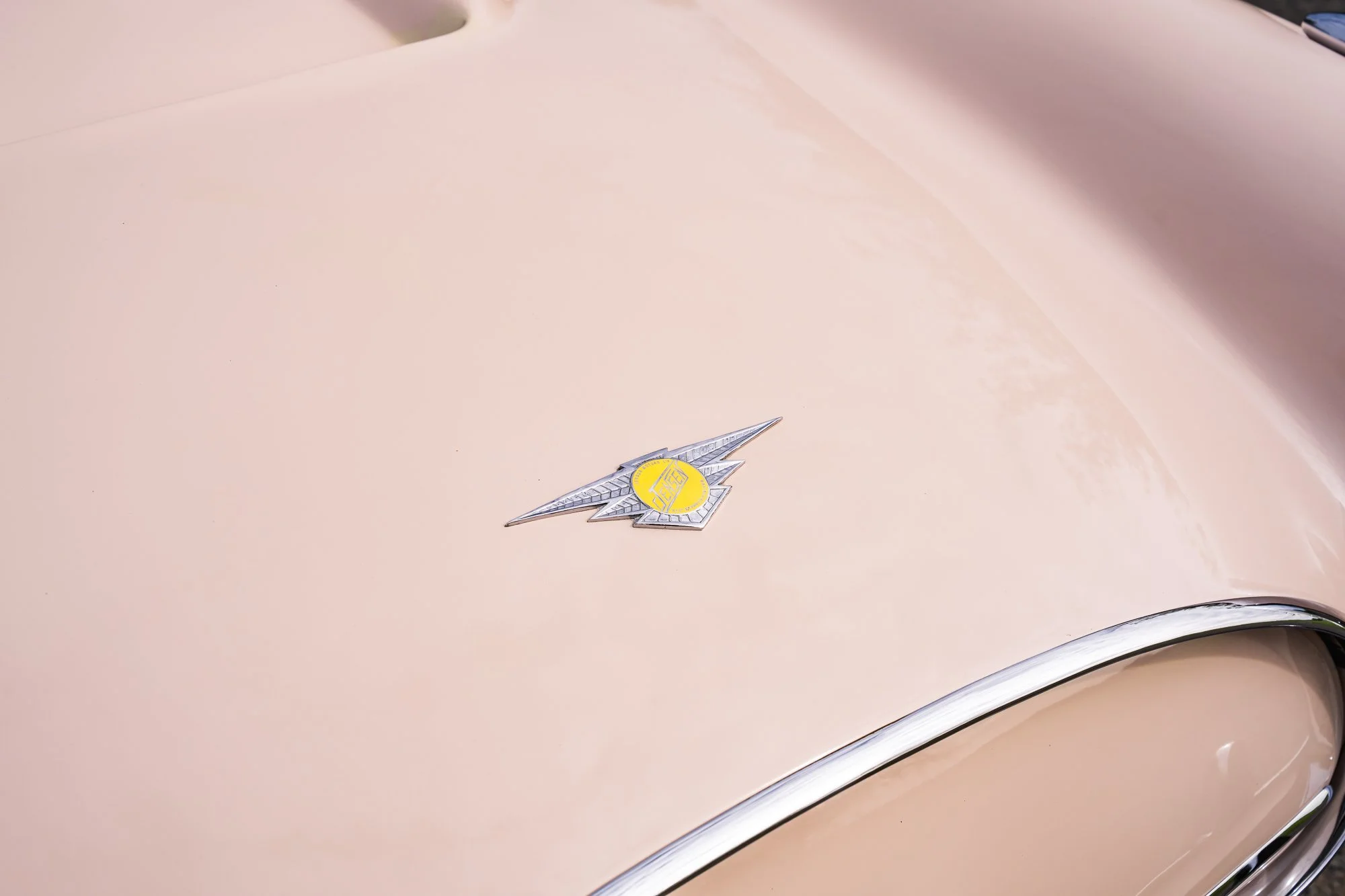 Jensen_541R_exterior-11.jpg