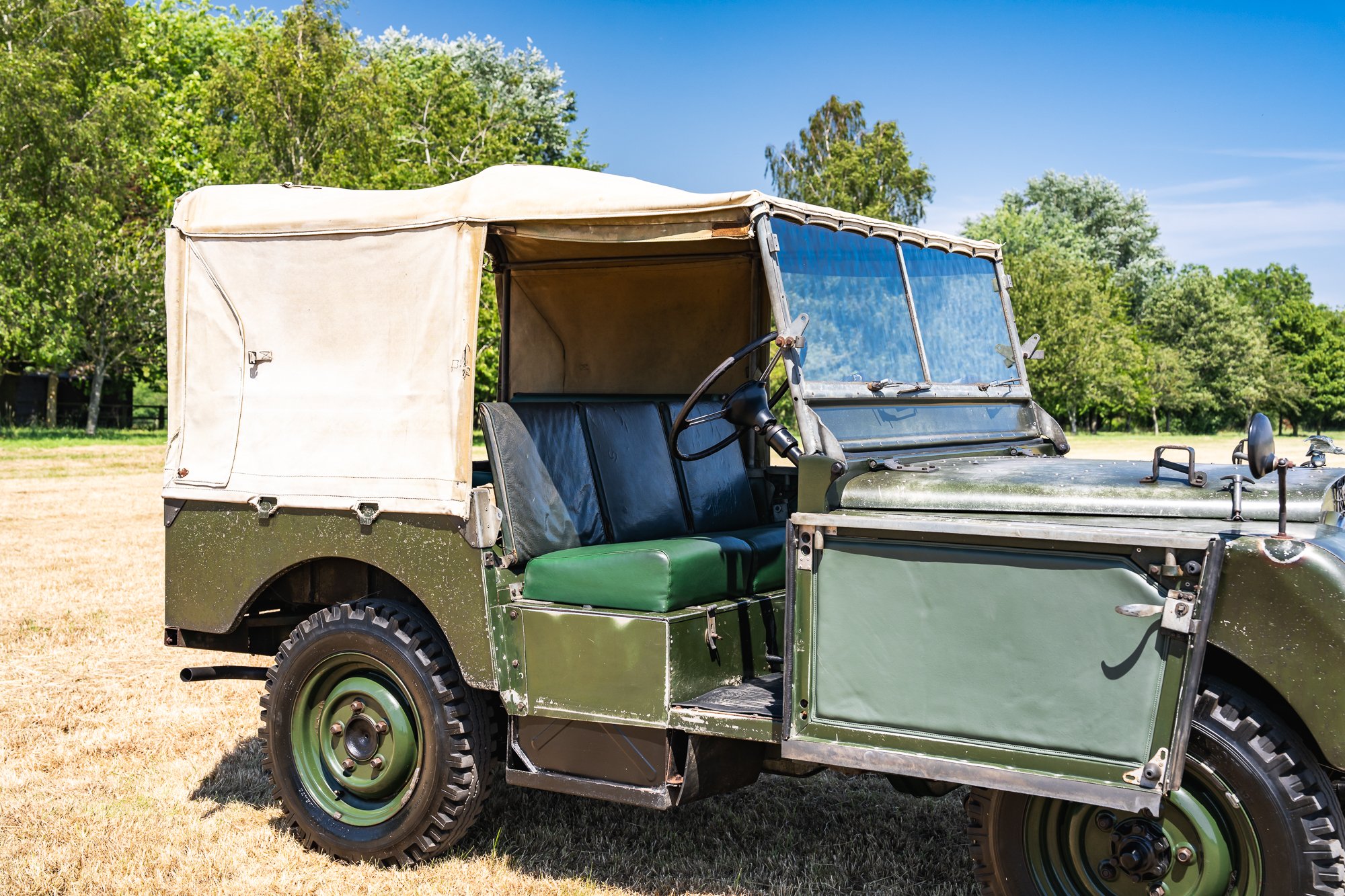 LandRover_Series1_interior-24.jpg