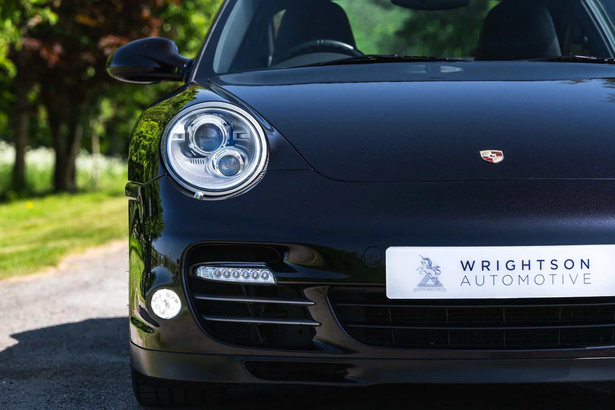 Porsche_911_Turbo S_exterior-11.jpg