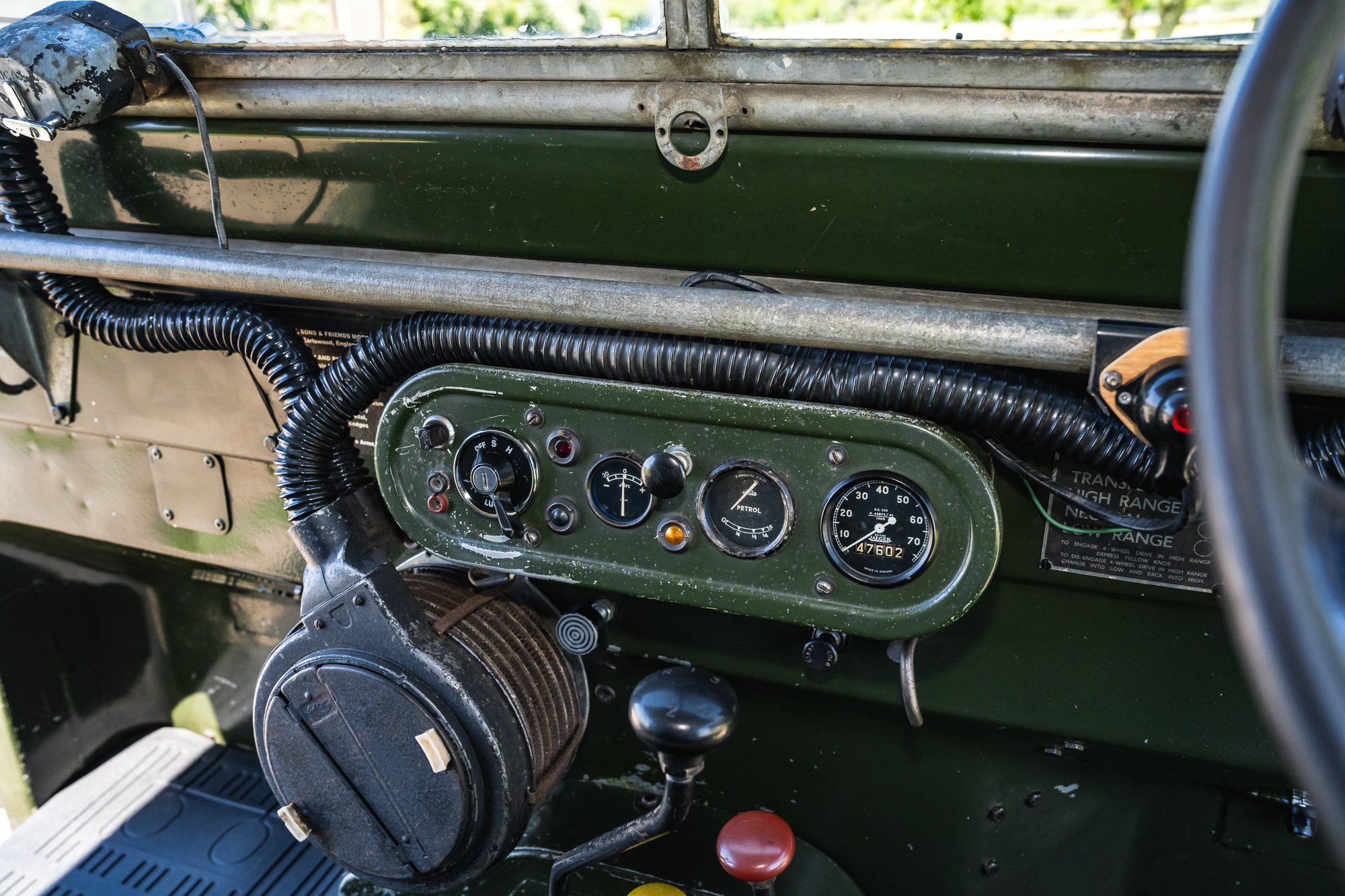 LandRover_Series1_interior-9.jpg