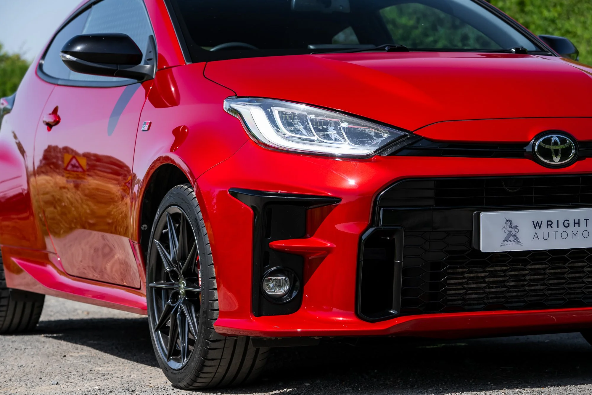 Toyota_Yaris_GR_Four_exterior-16.jpg
