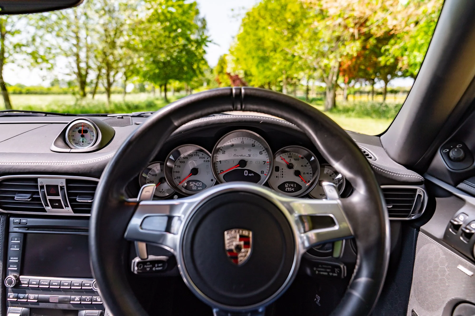 Porsche_911_Turbo S_interior-34.jpg