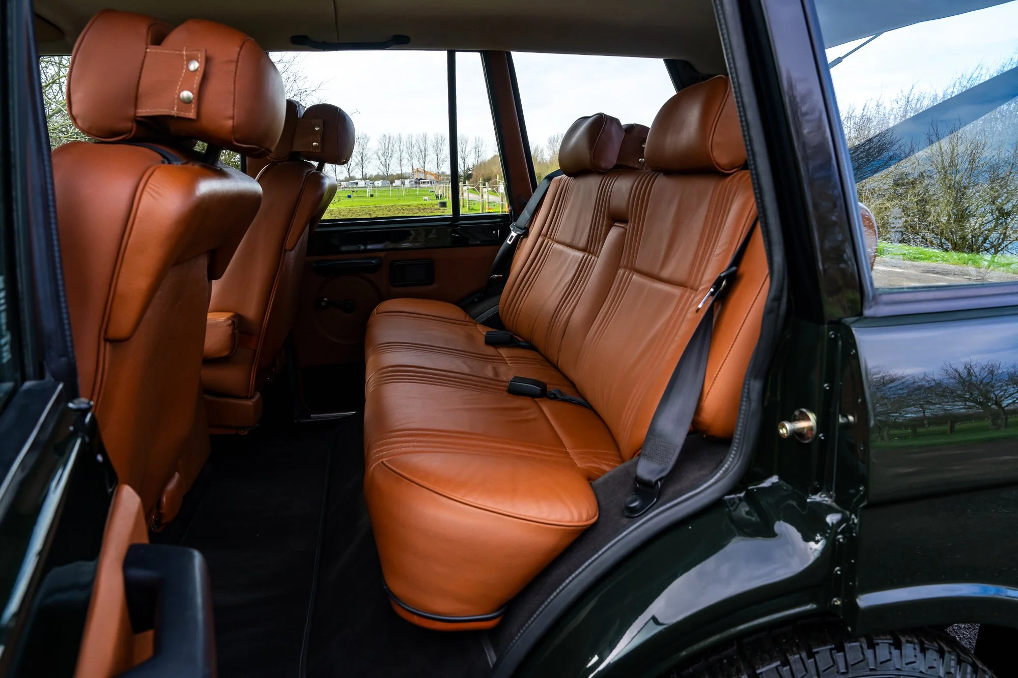 Range Rover V8_interior-13.jpg
