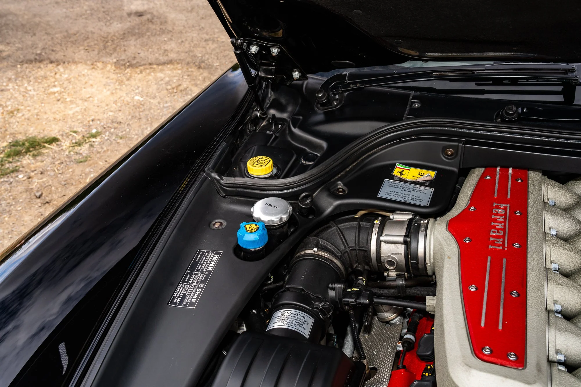 Ferrari_599_GTB_engine-7.jpg