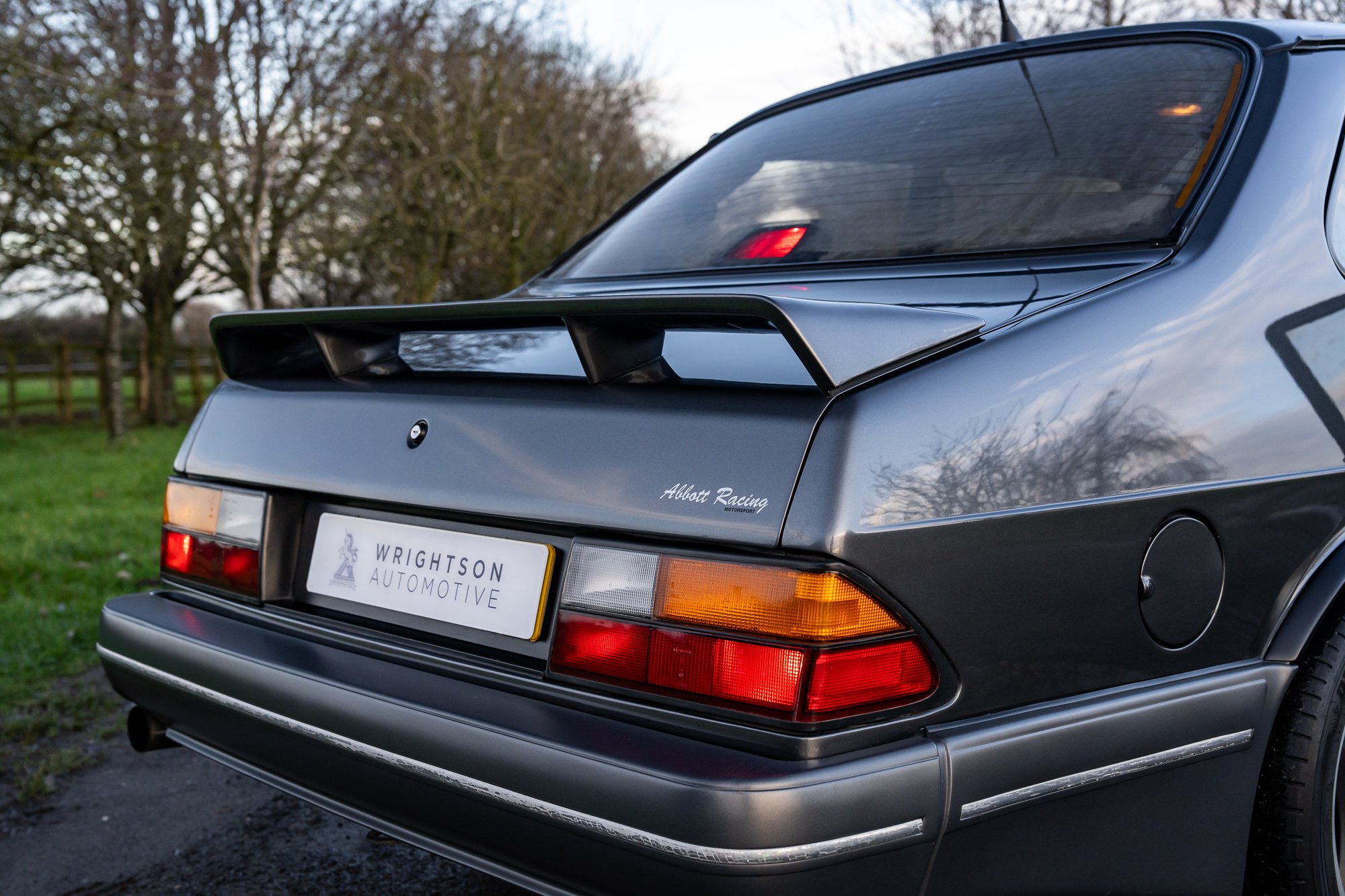Saab_900_Turbo_exterior-17.jpg