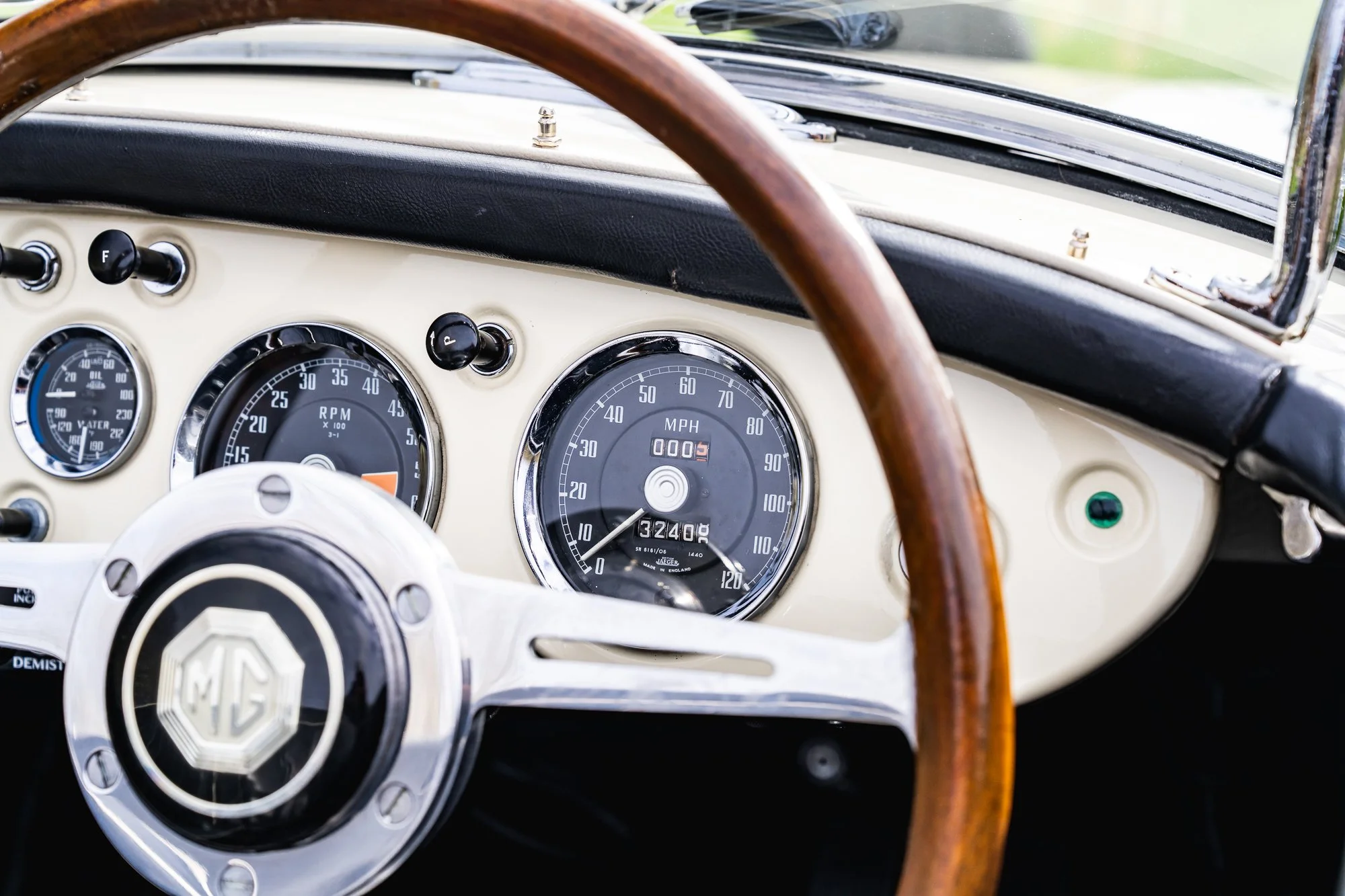 MGA_interior-16.jpg