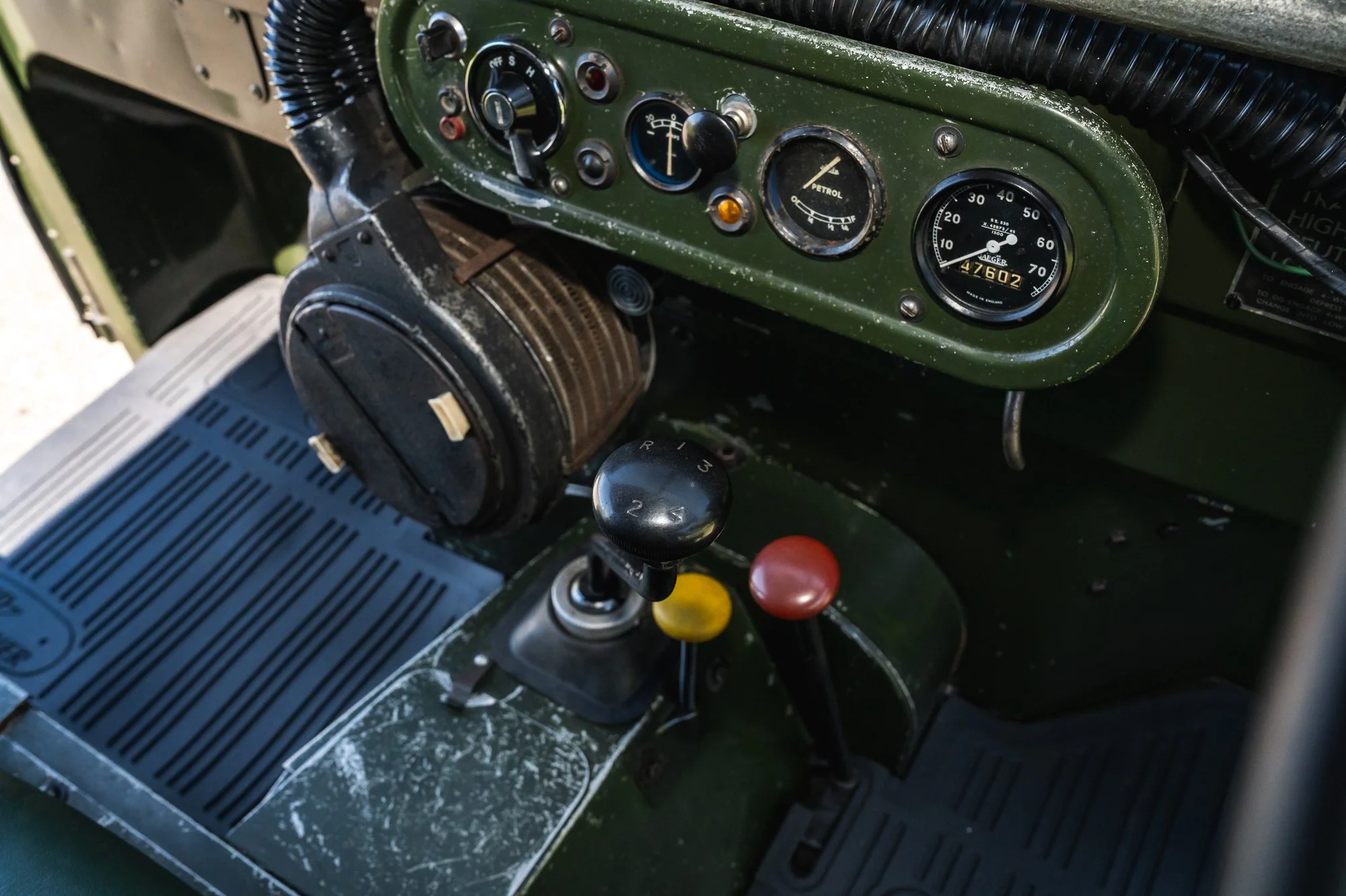 LandRover_Series1_interior-10.jpg