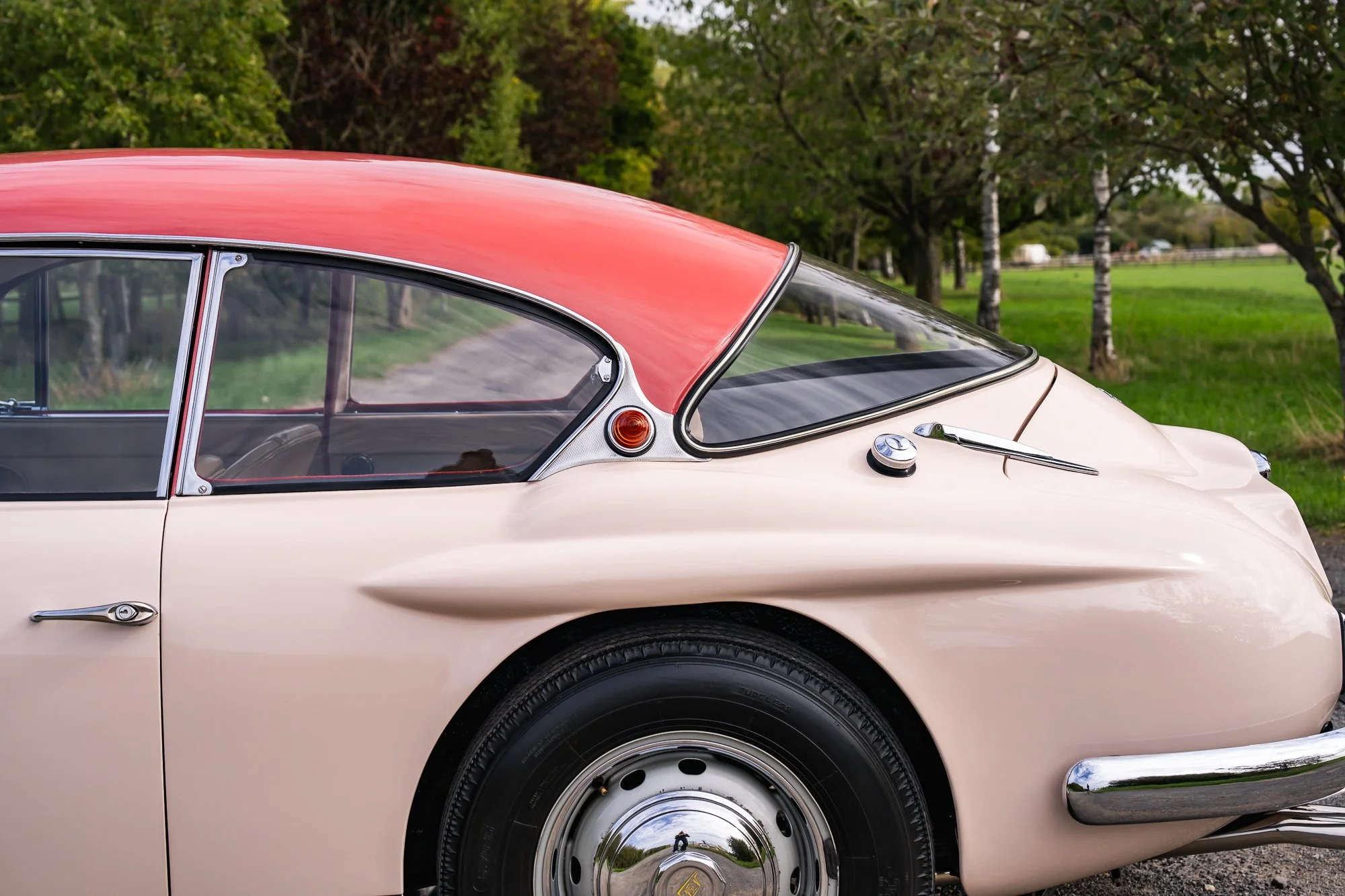 Jensen_541R_exterior-19.jpg