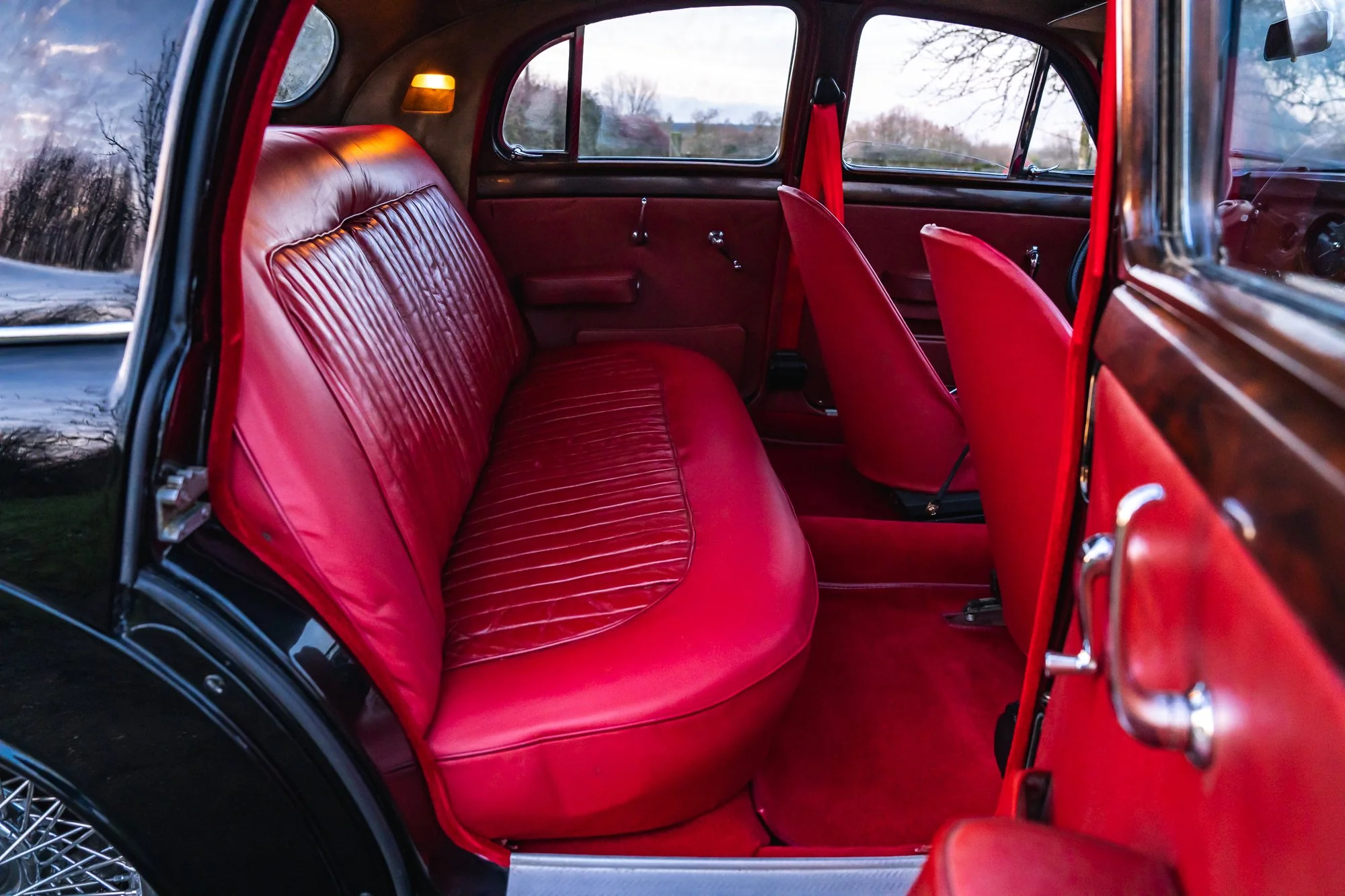 Jaguar_Mk2_4.3_interior-21.jpg