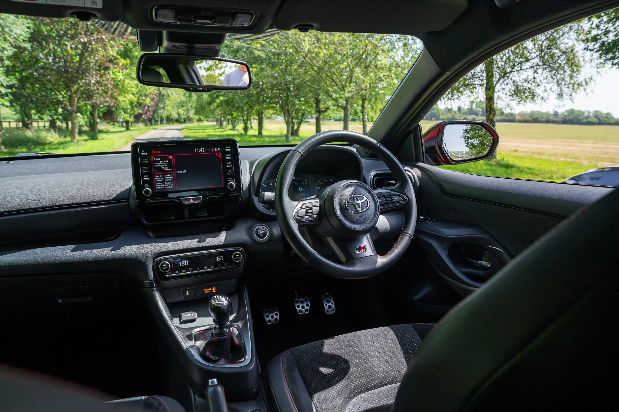 Toyota_Yaris_GR_Four_interior-19.jpg