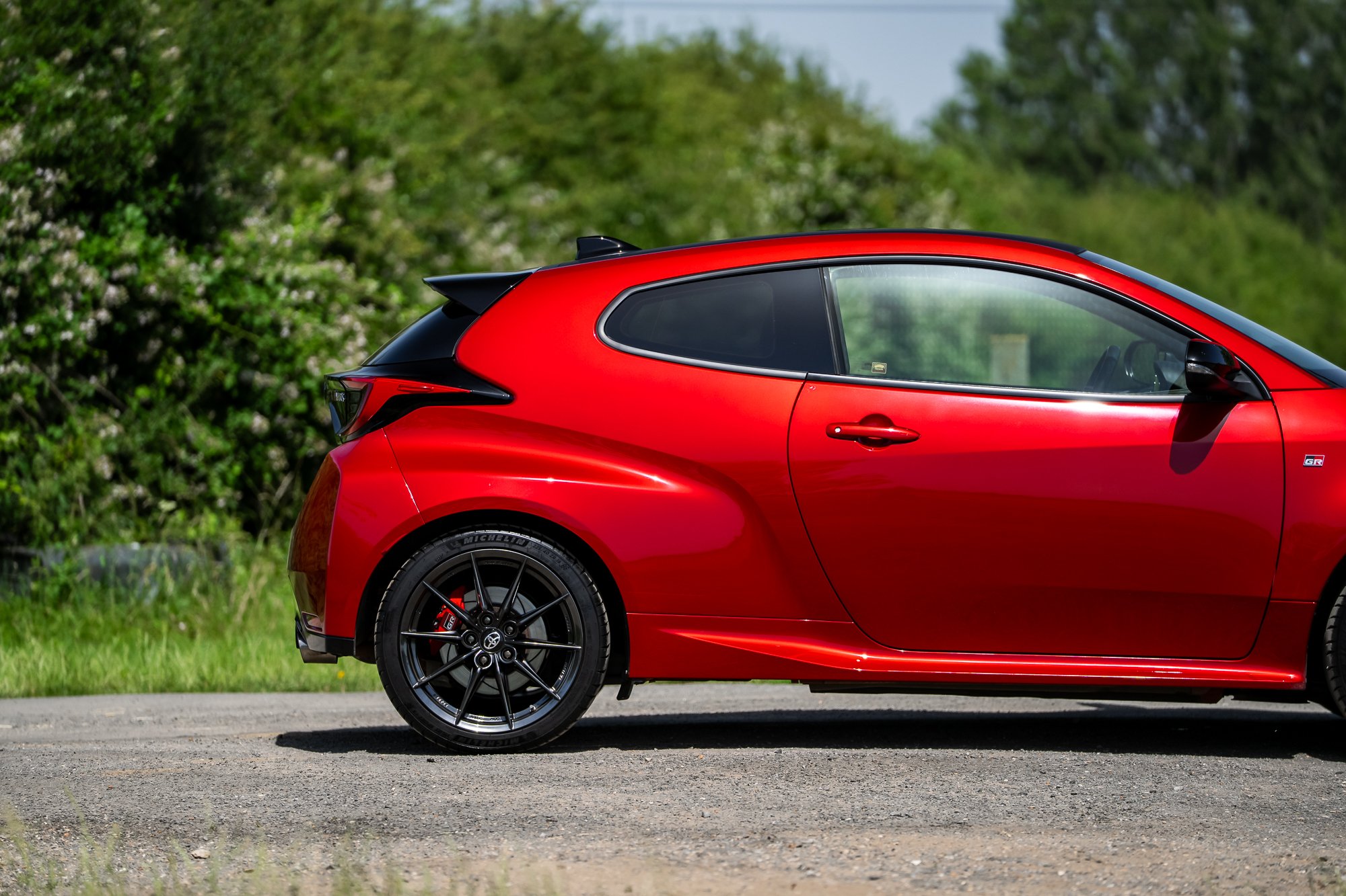 Toyota_Yaris_GR_Four_exterior-19.jpg