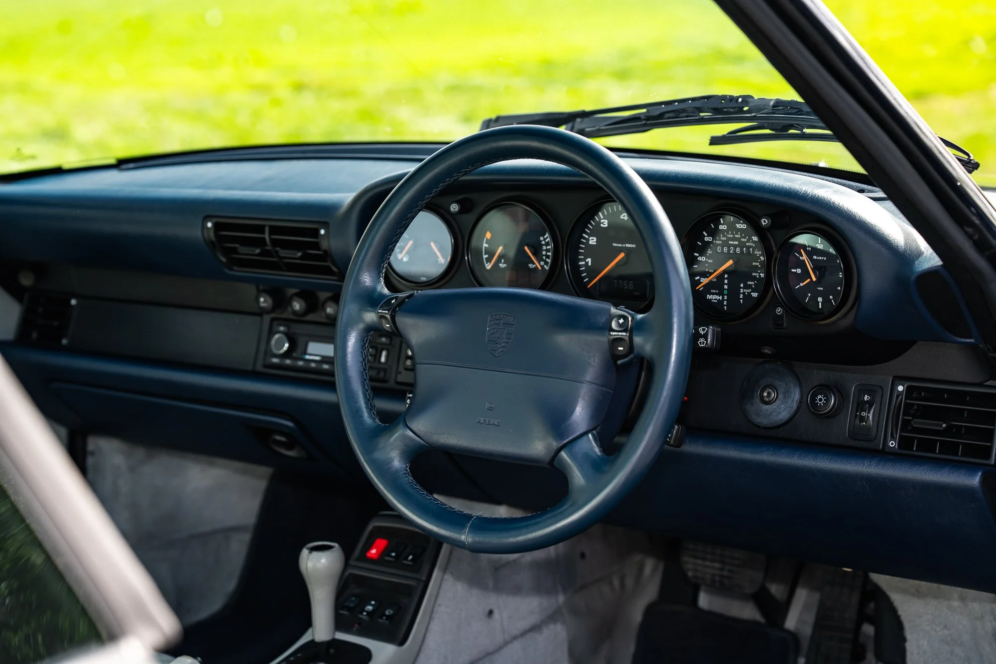 Porsche_993_Targa_interior-9.jpg