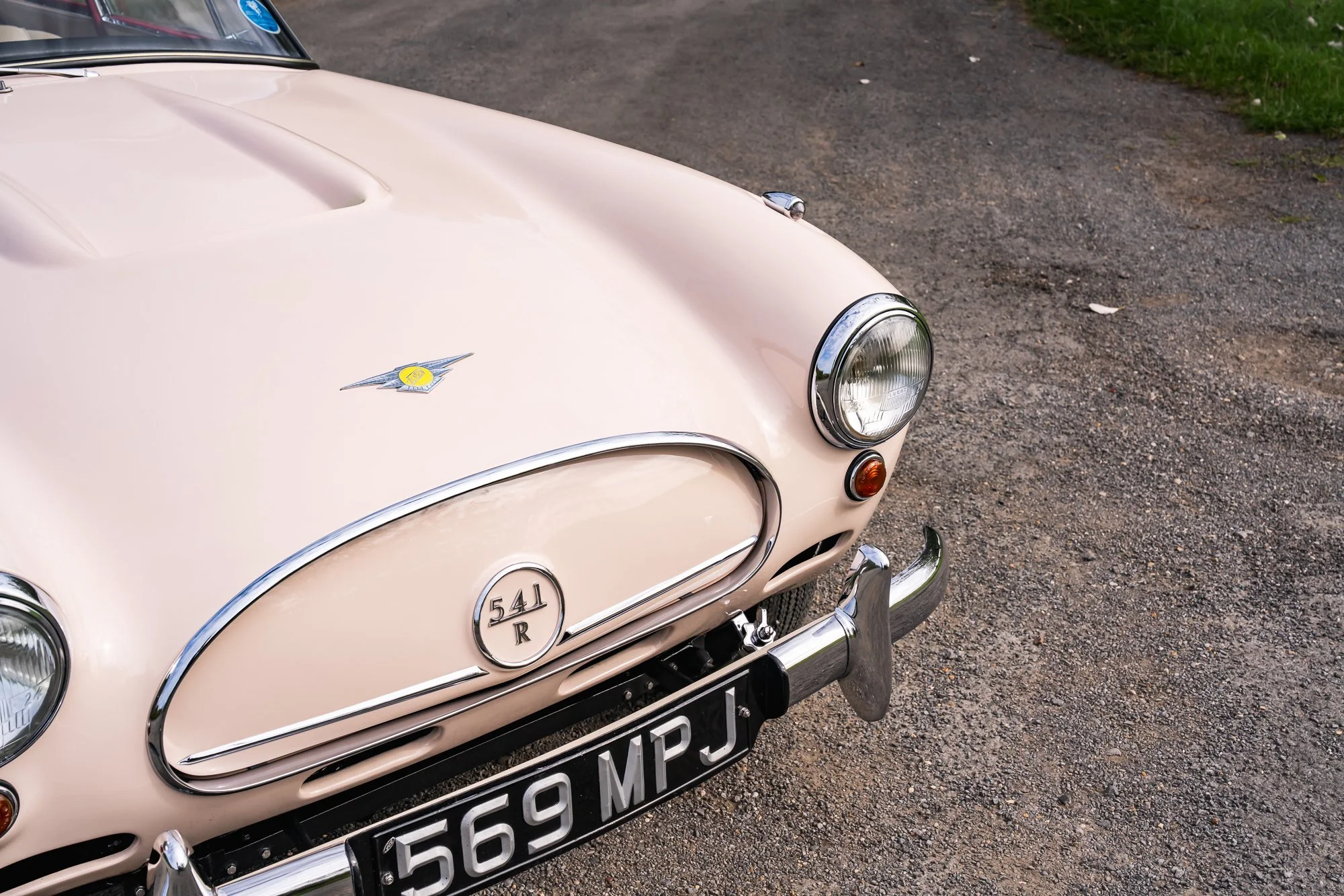 Jensen_541R_exterior-10.jpg