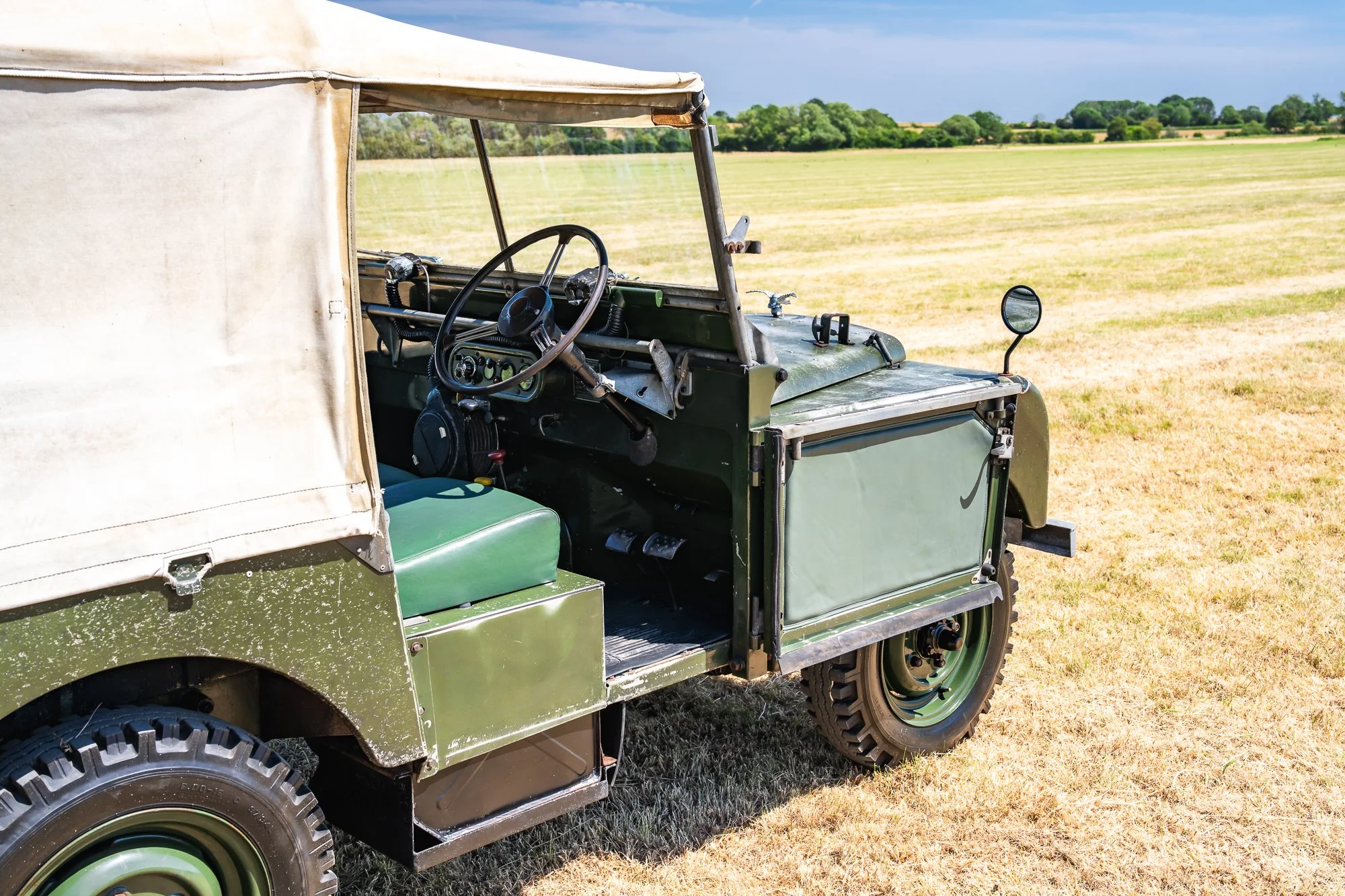 LandRover_Series1_interior-25.jpg