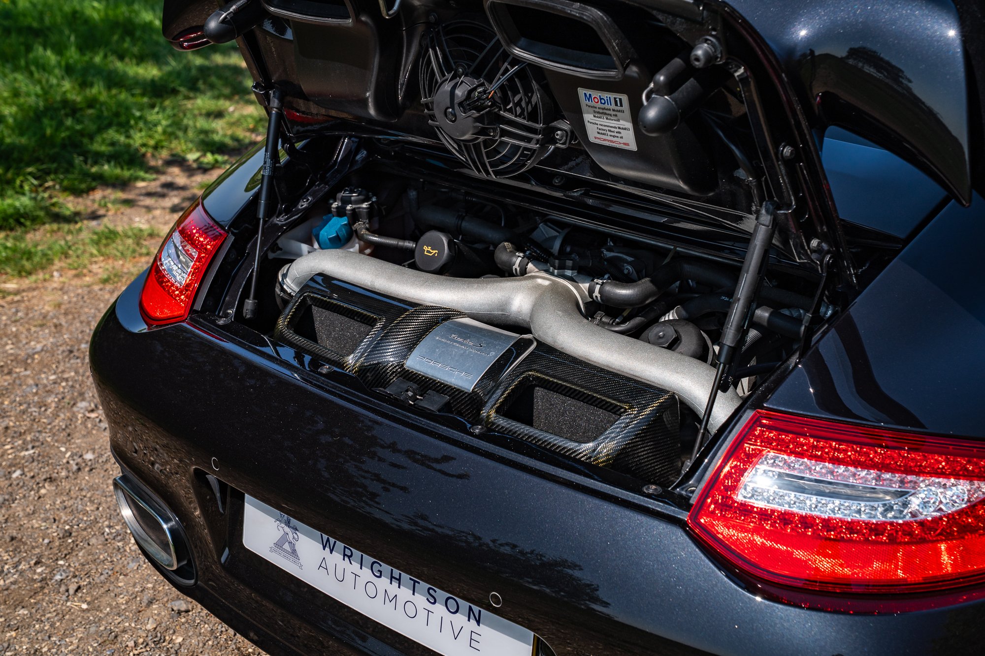 Porsche_911_Turbo S_engine-1.jpg