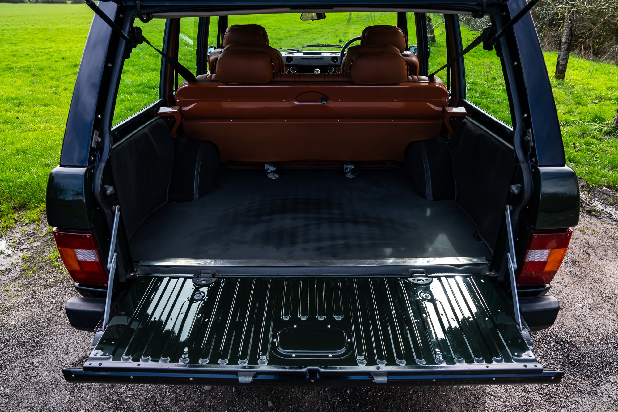 Range Rover V8_interior-28.jpg