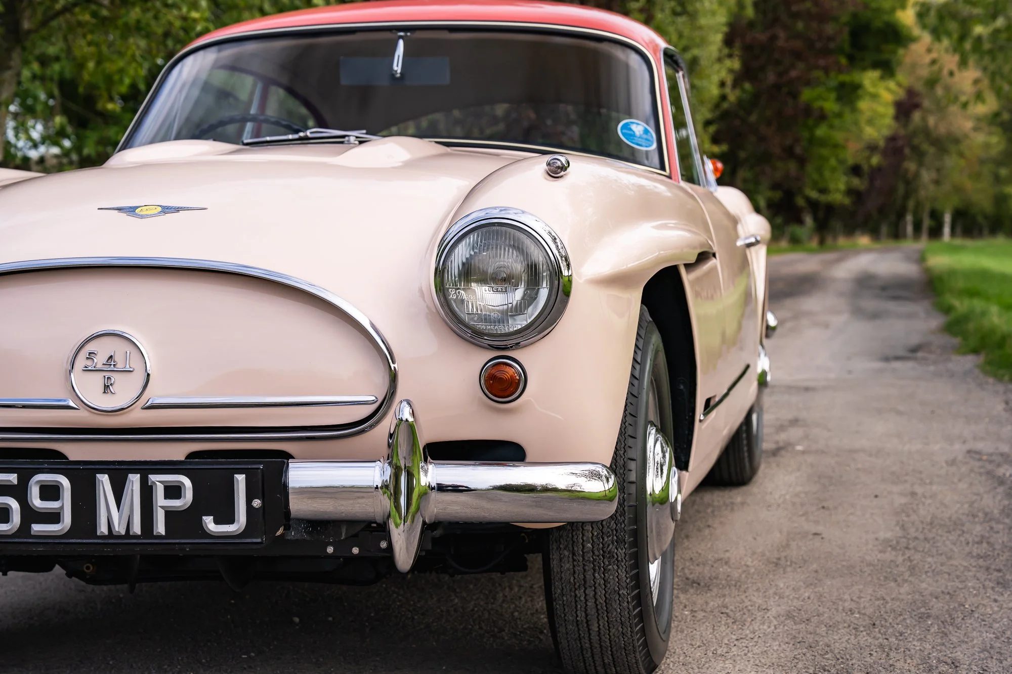 Jensen_541R_exterior-15.jpg