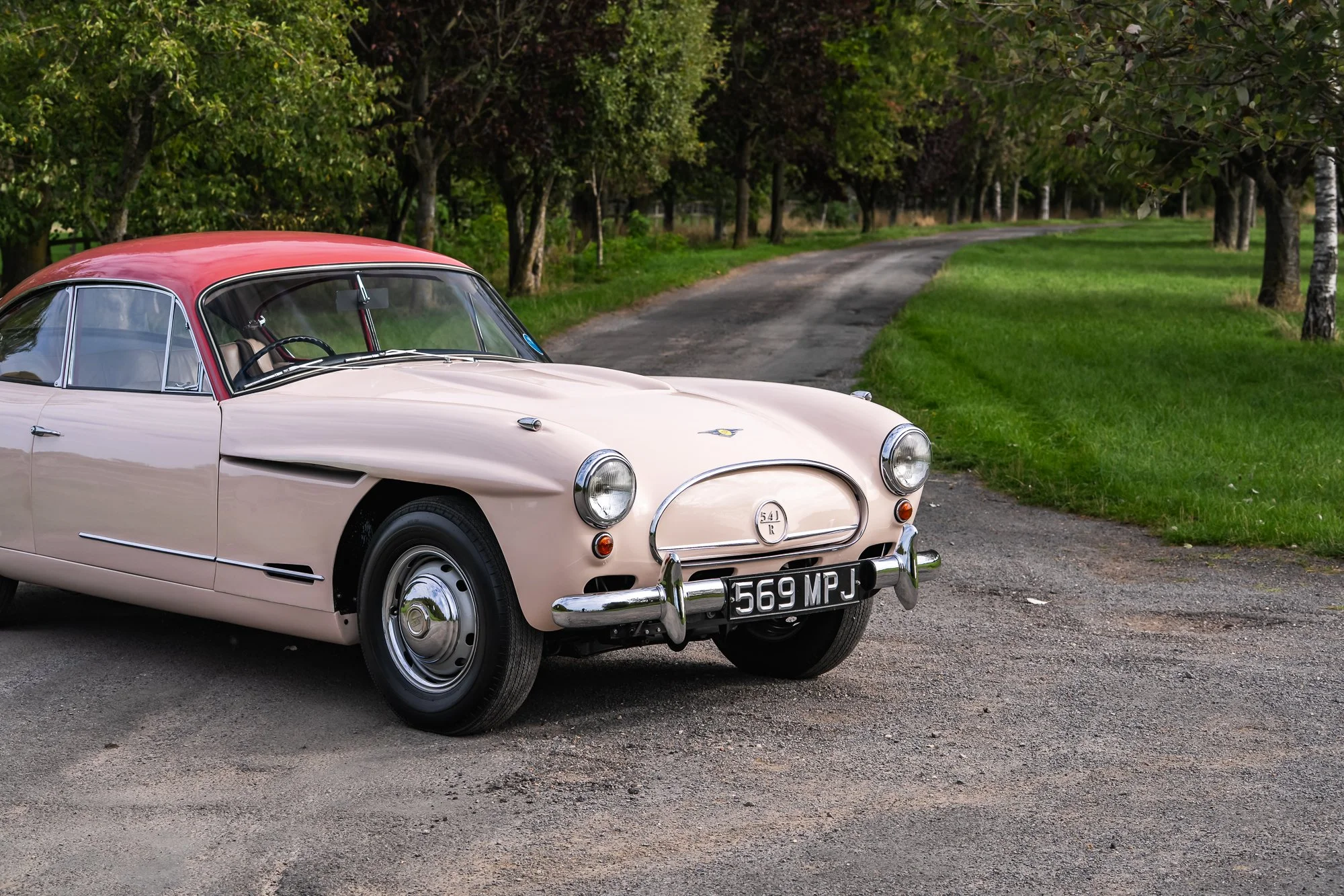 Jensen_541R_exterior-33.jpg