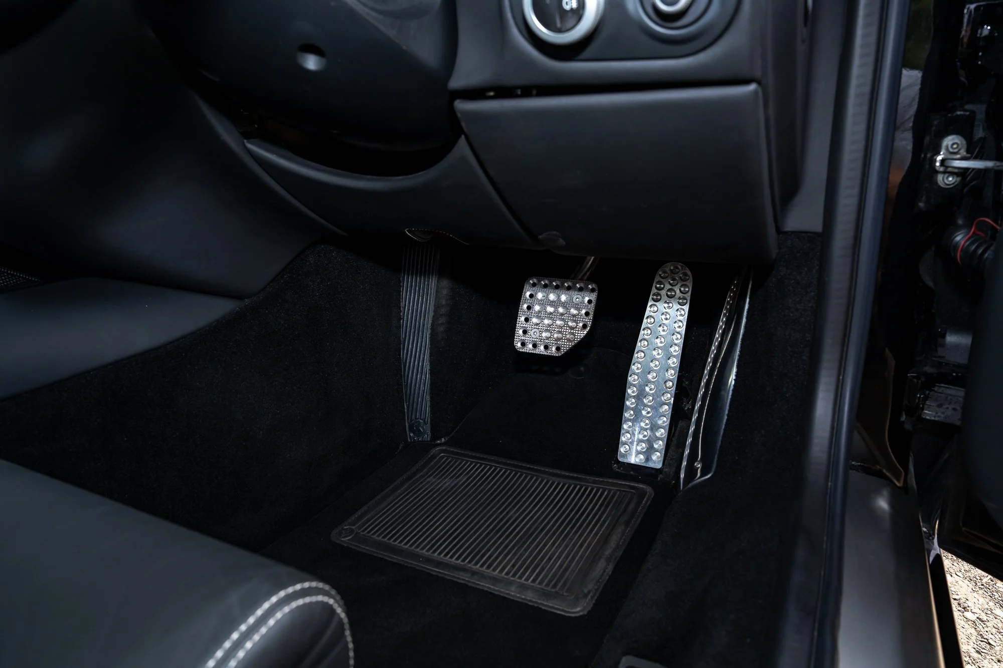 Ferrari_599_GTB_interior-7.jpg