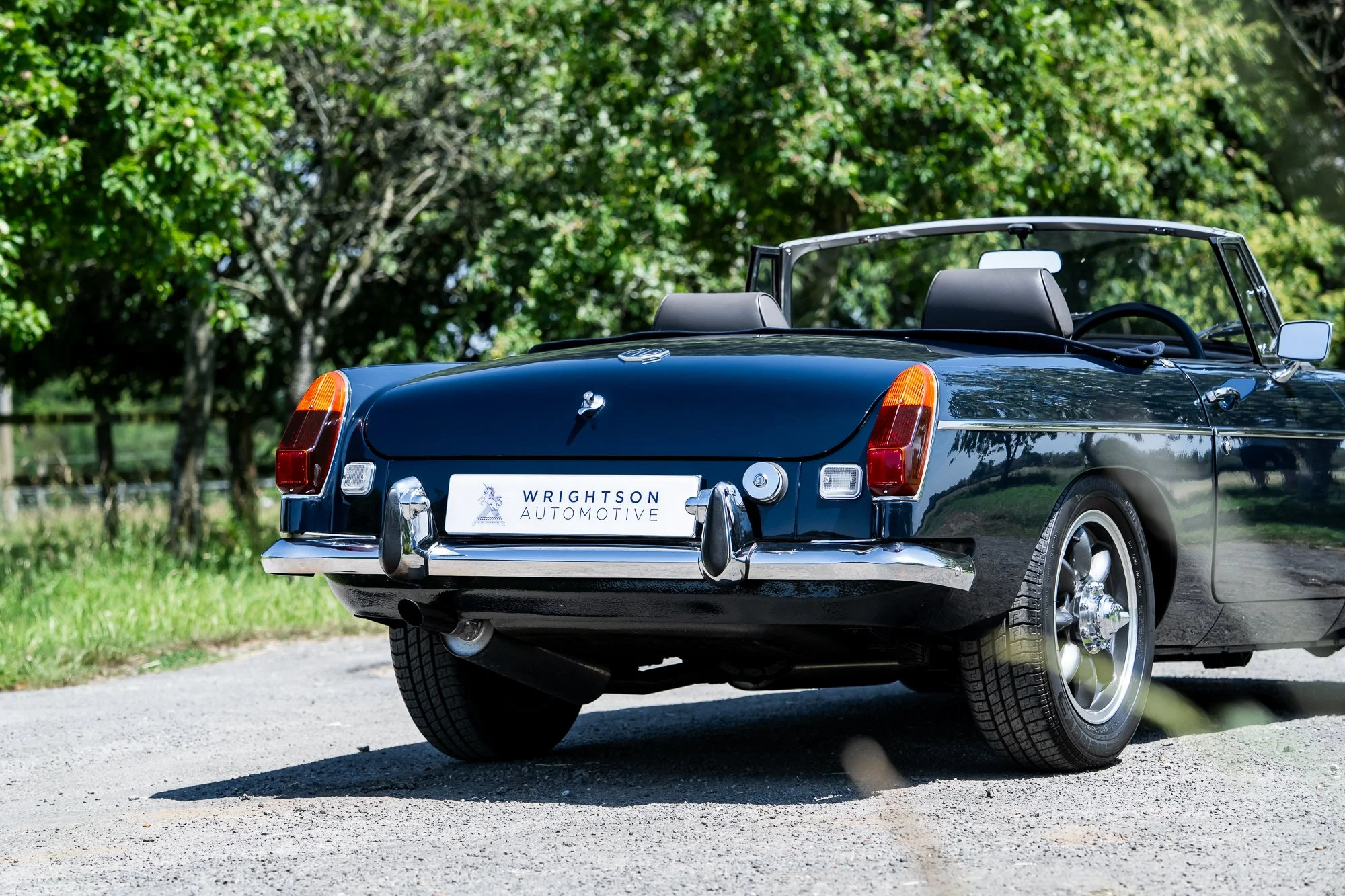 MG_Roadster_exterior-24.jpg