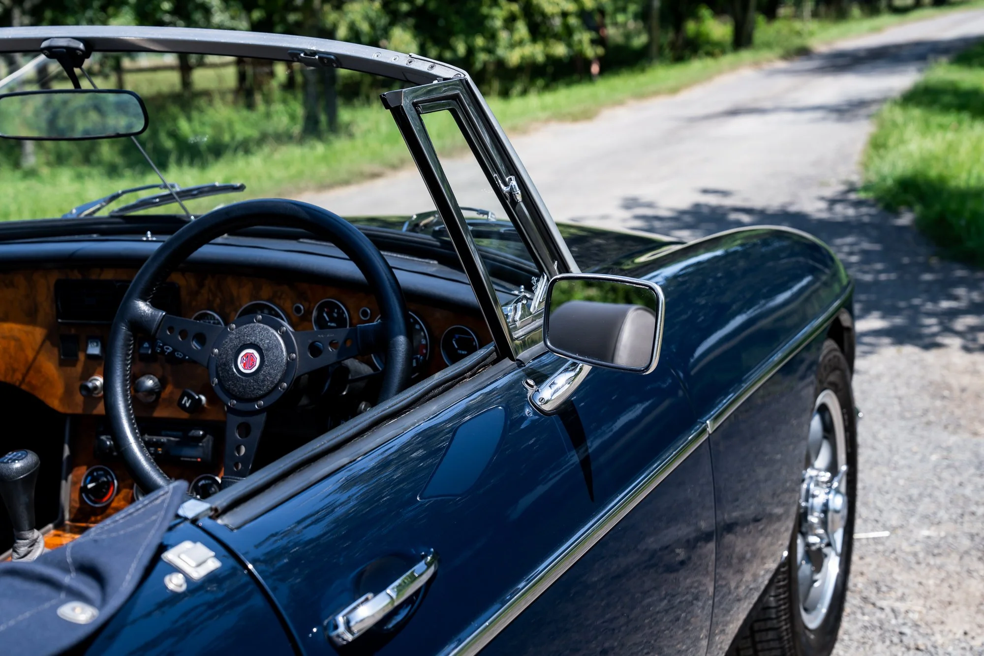MG_Roadster_exterior-5.jpg