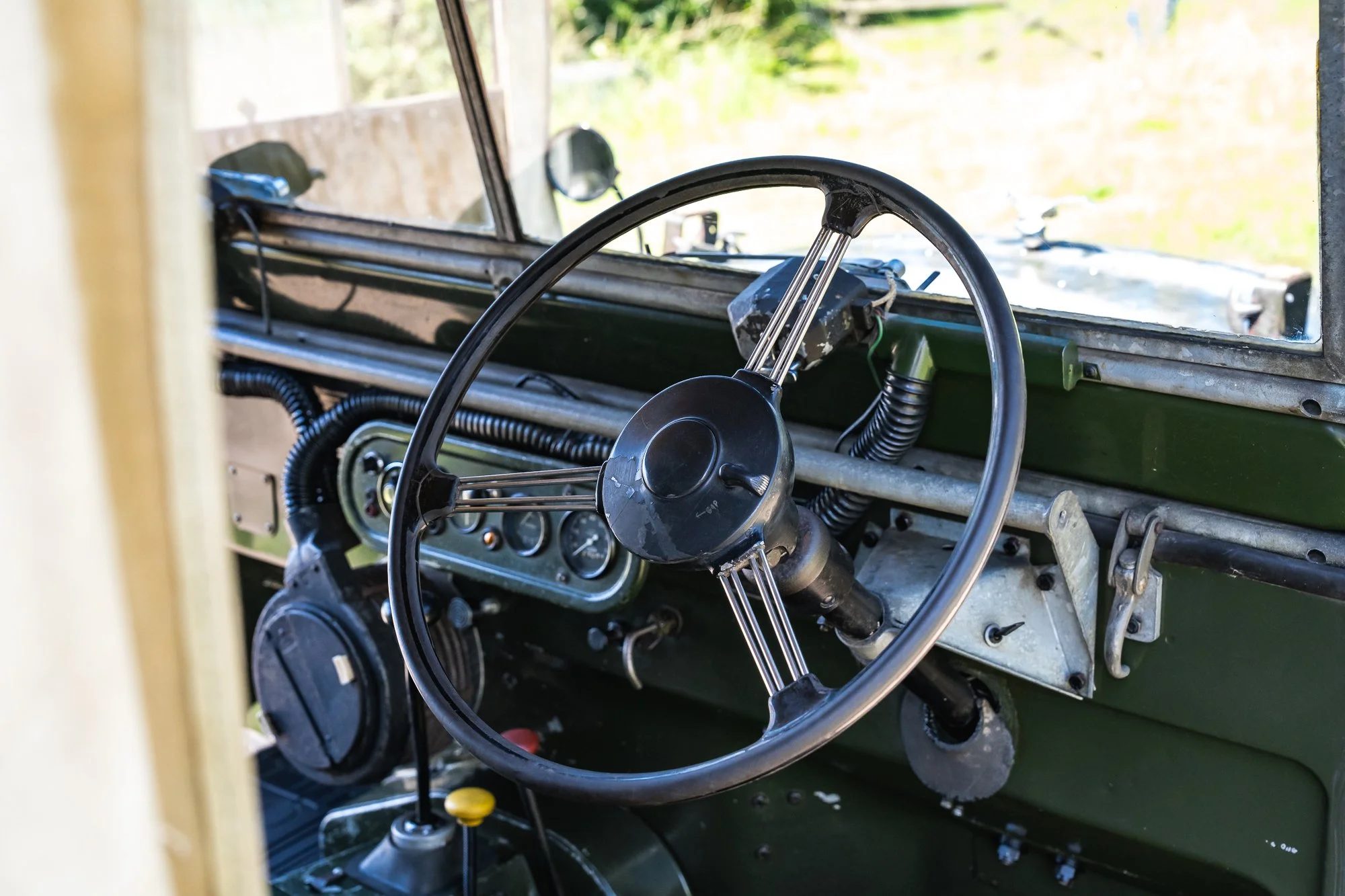 LandRover_Series1_interior-8.jpg