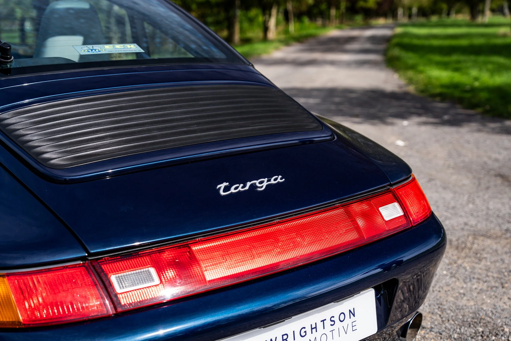 Porsche_993_Targa_exterior-6.jpg