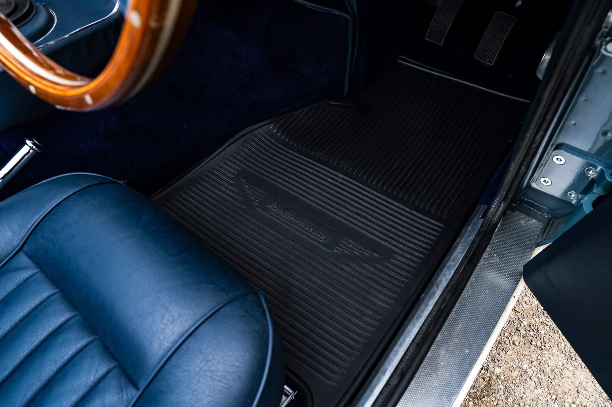 Austin Healey 3000_interior-15.jpg