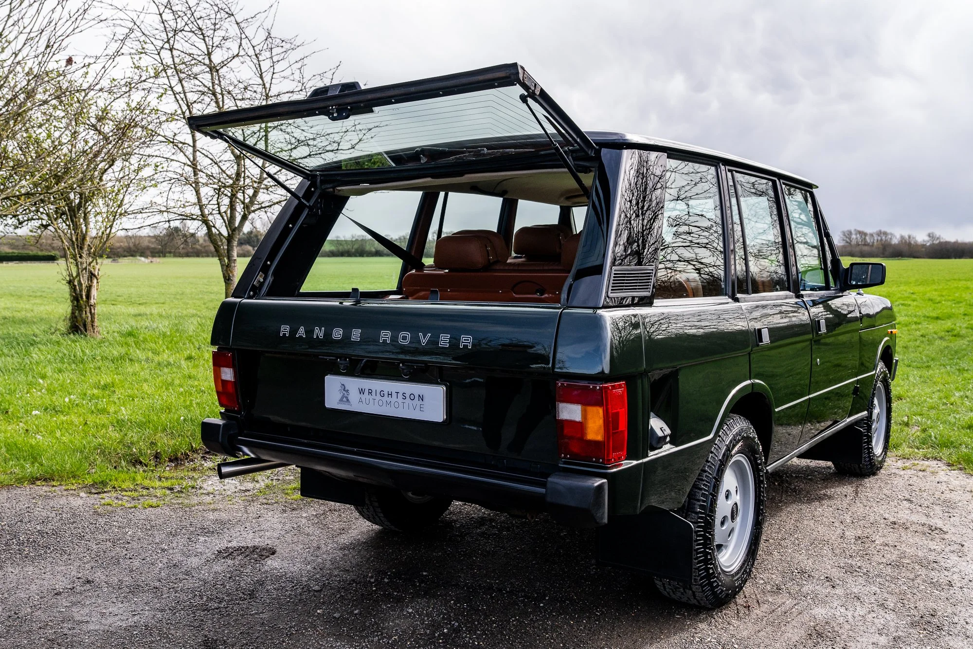 Range Rover V8_interior-32.jpg