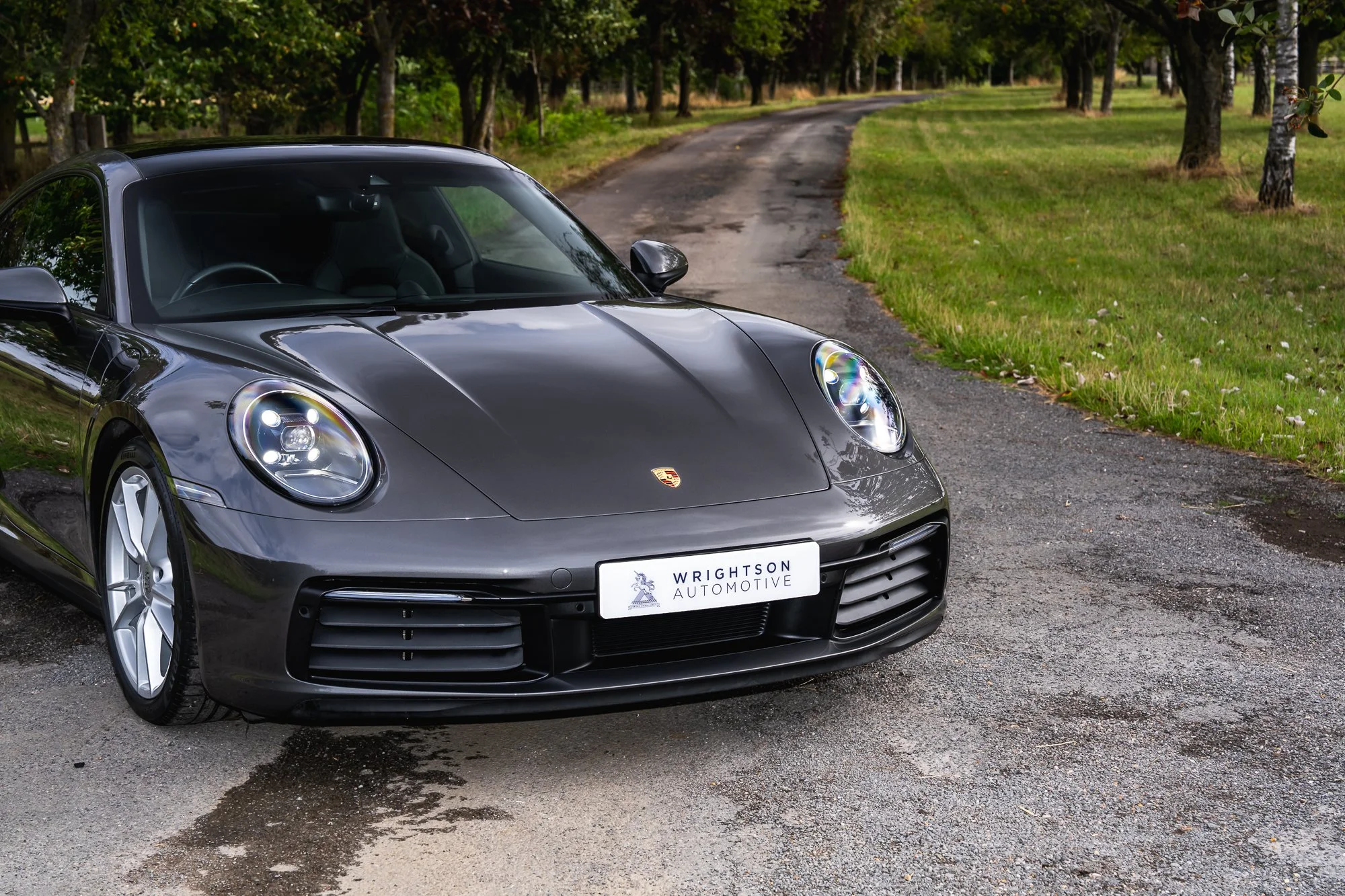 Porsche_911_Carrera_4_exterior-5.jpg